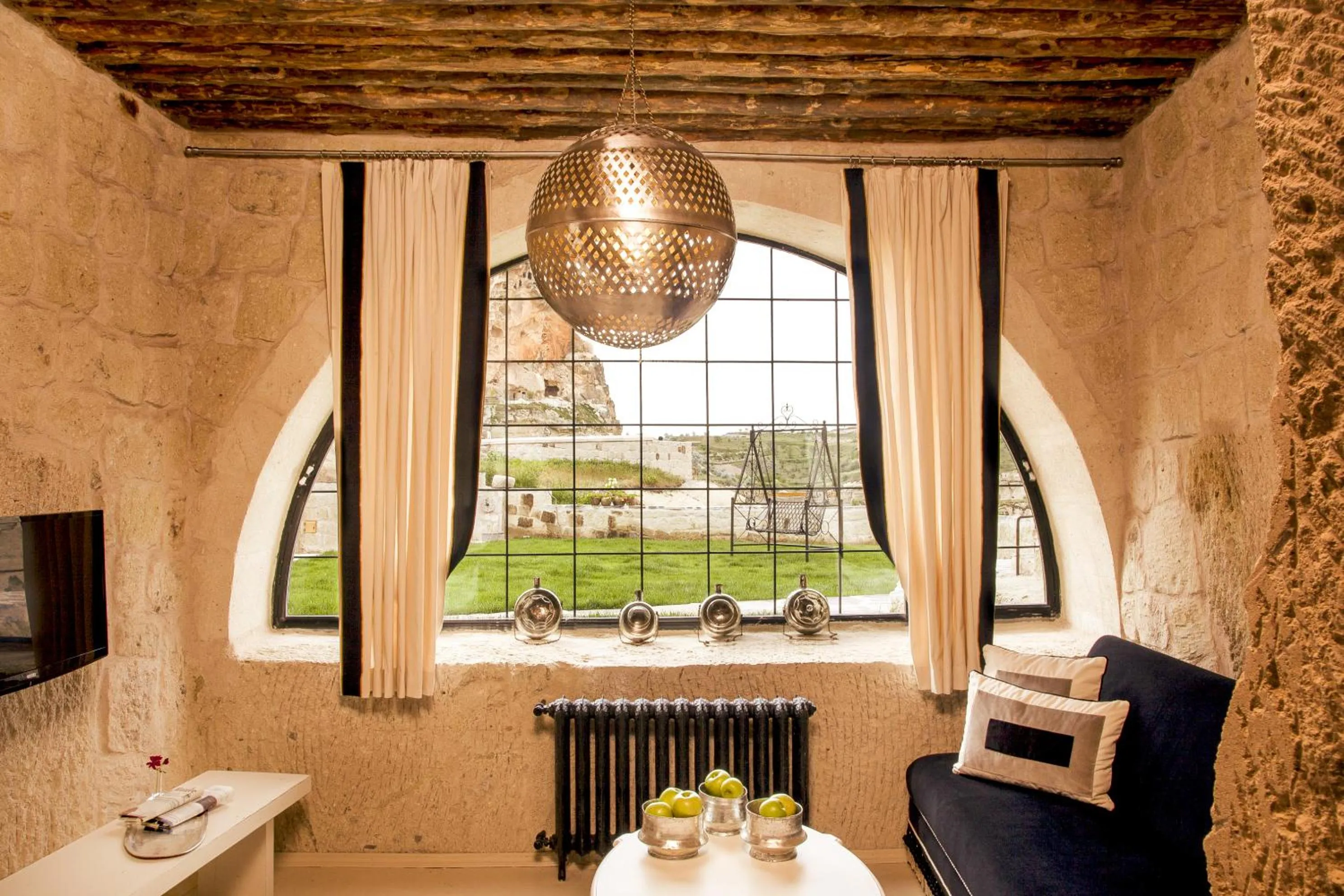 Living room in Hezen Cave Hotel