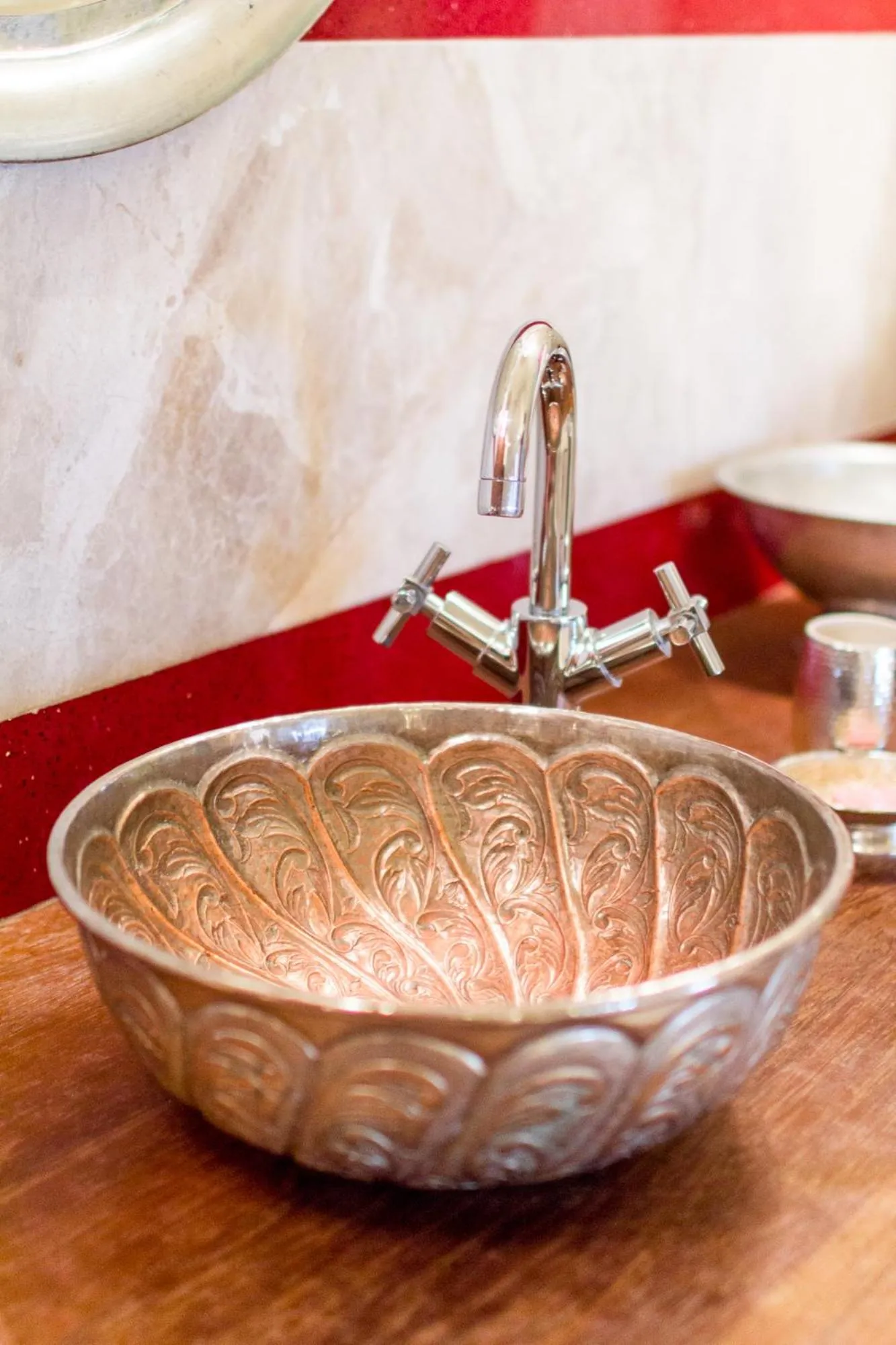Bath in Hezen Cave Hotel