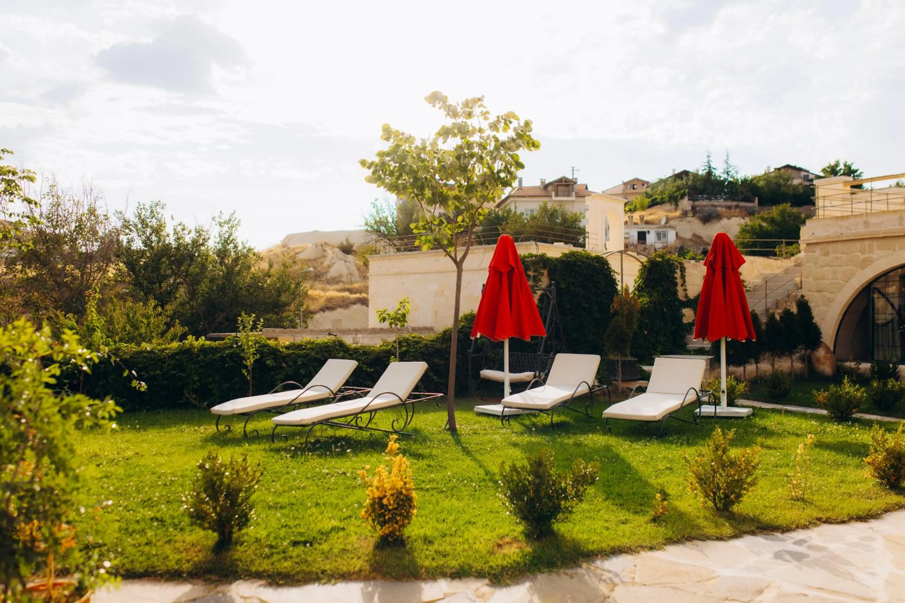 Garden in Hezen Cave Hotel