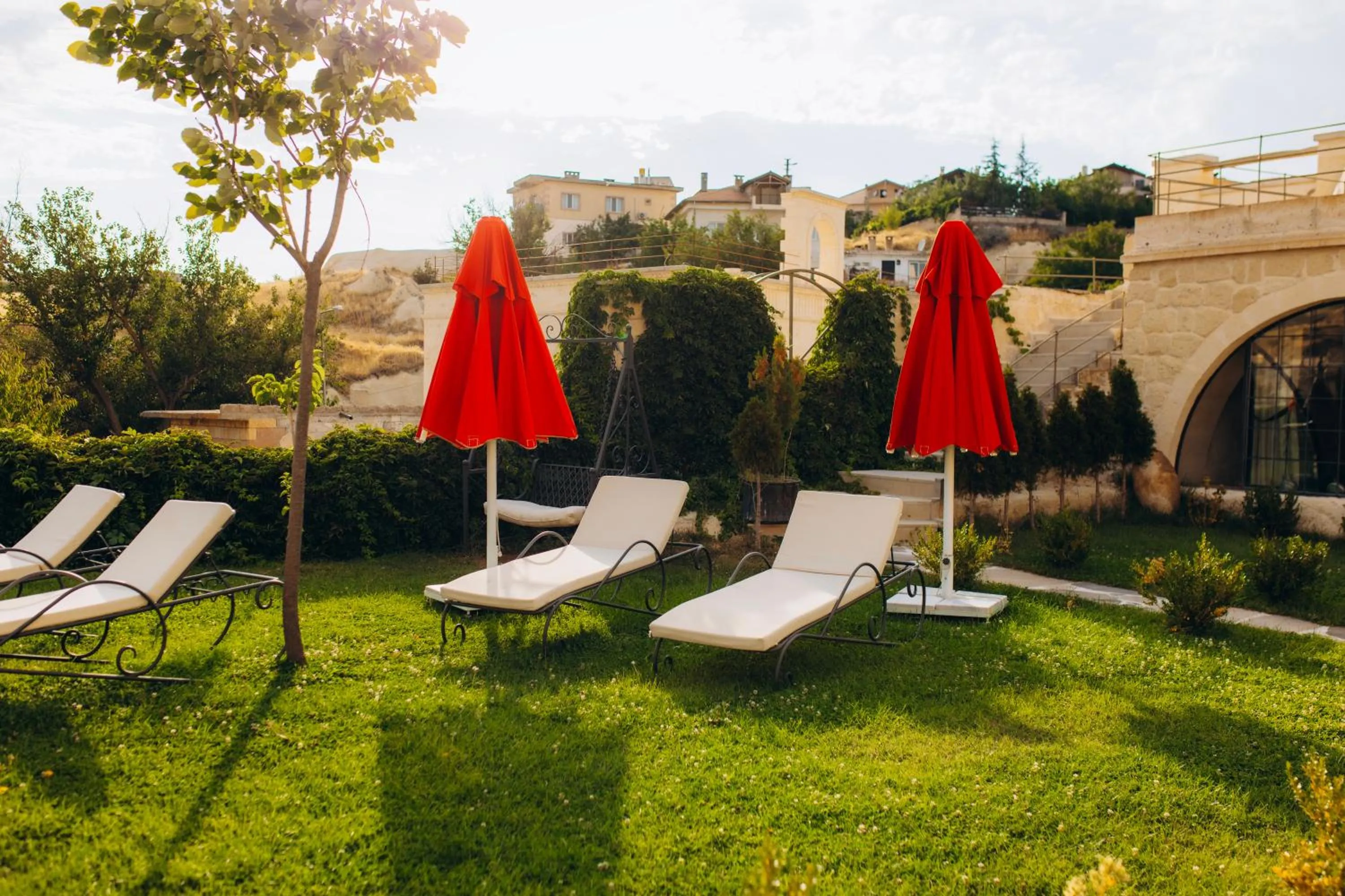 Garden in Hezen Cave Hotel