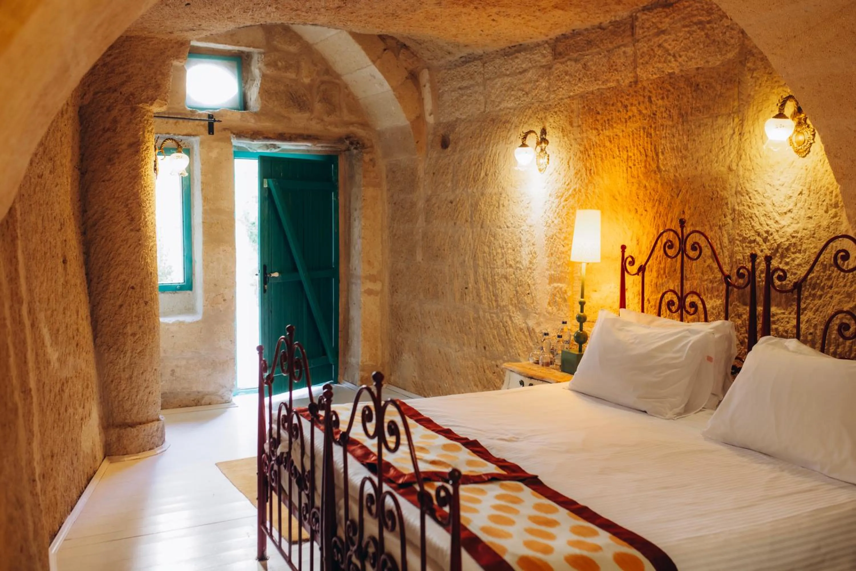 Bed in Hezen Cave Hotel