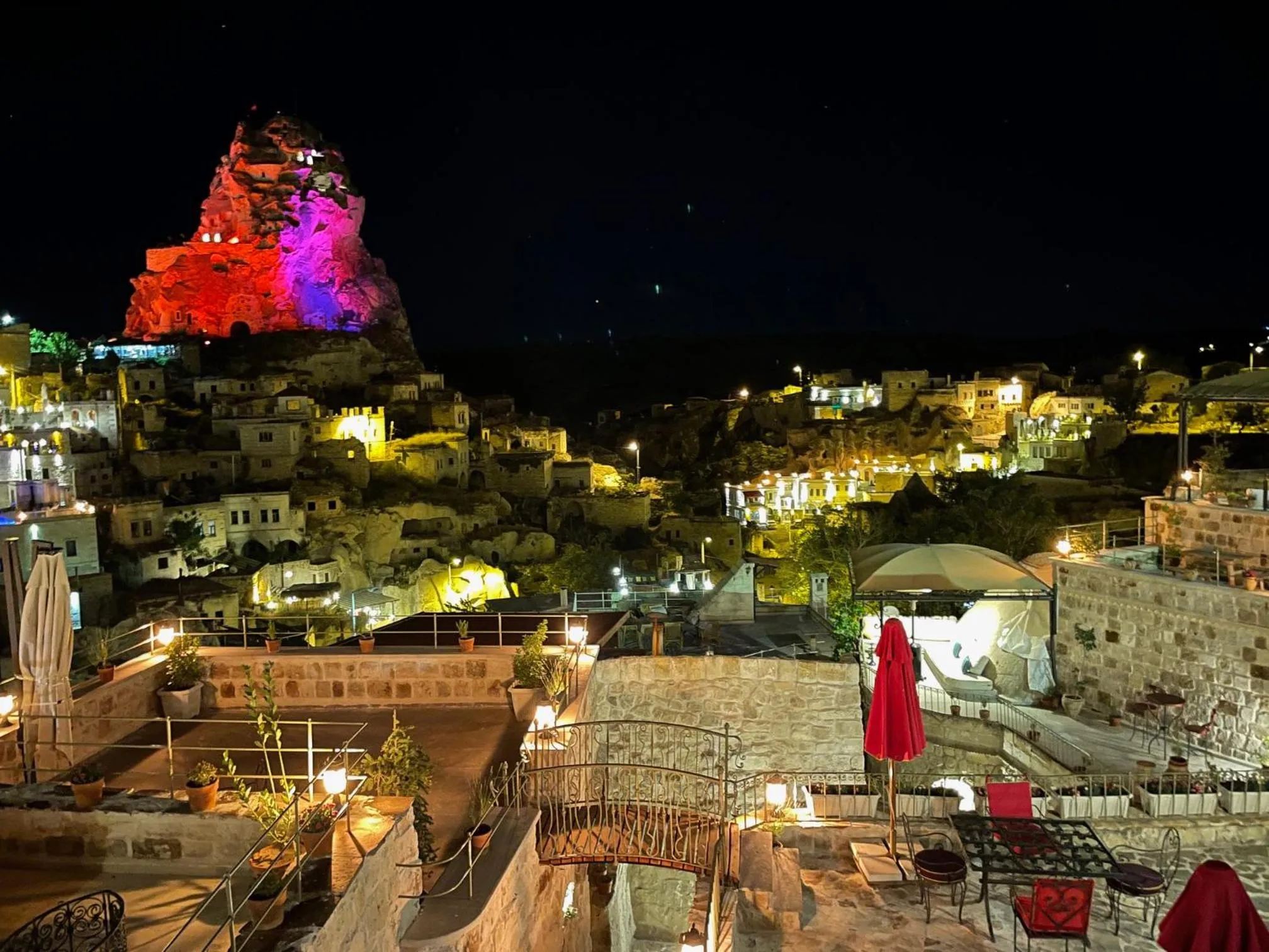 Restaurant/places to eat in Hezen Cave Hotel