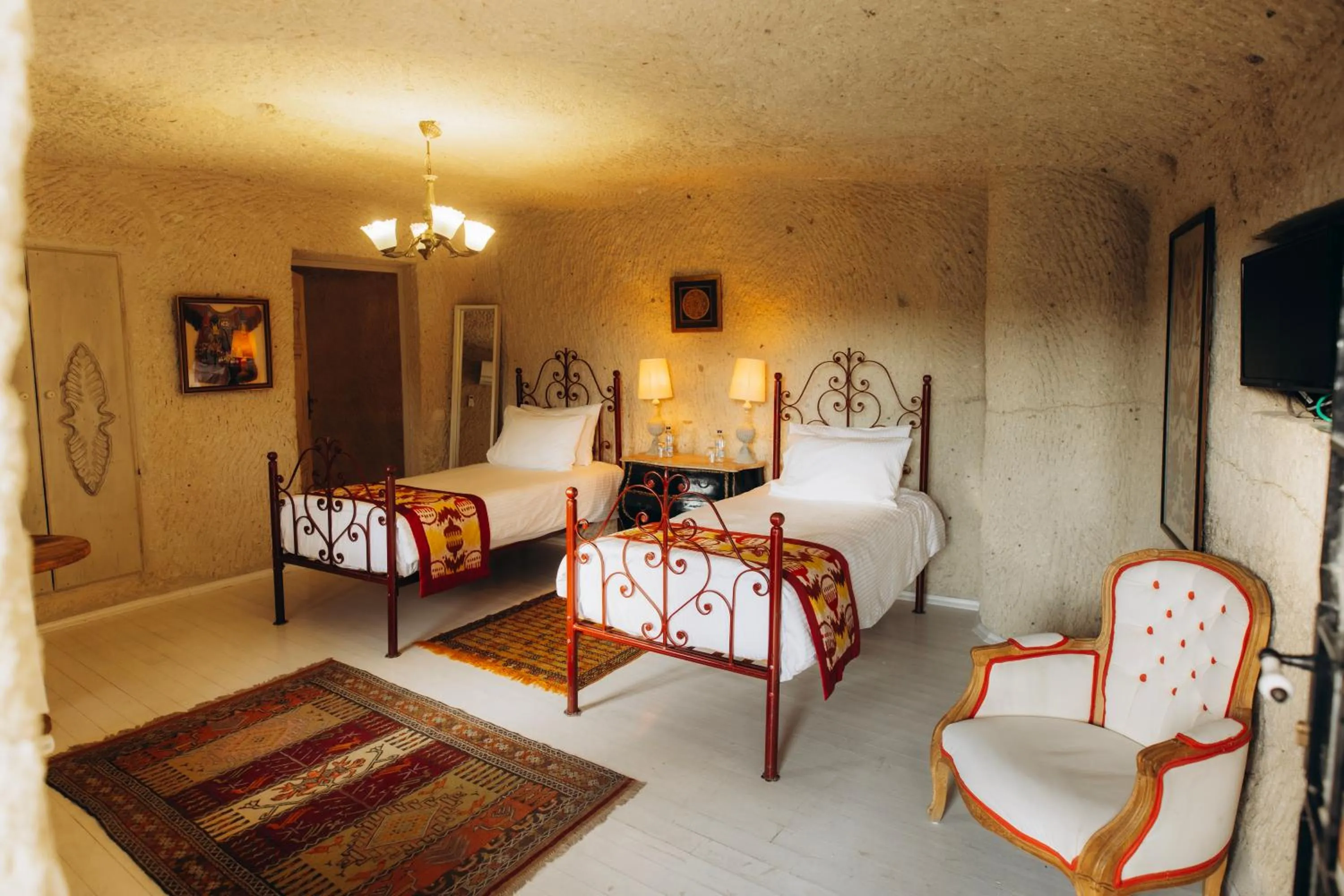 Bed in Hezen Cave Hotel