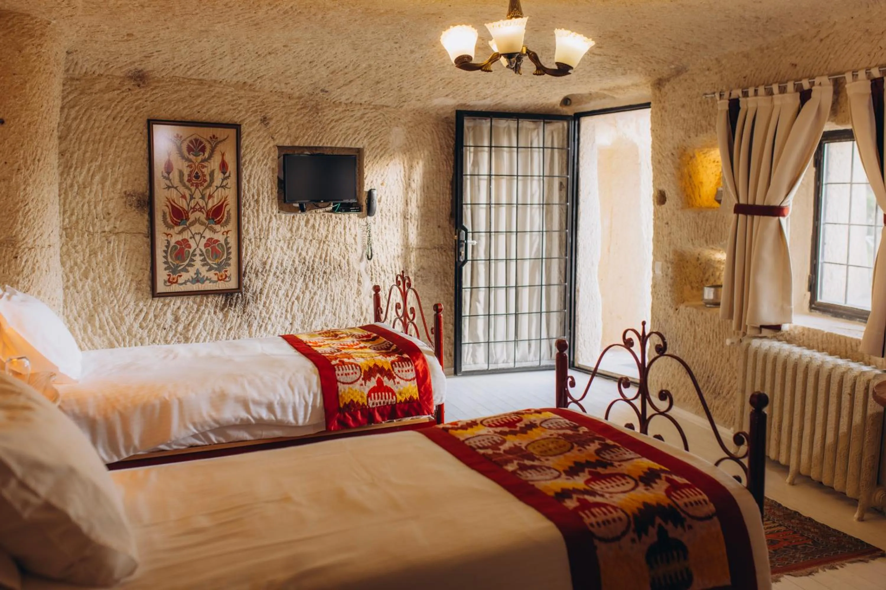 Bed in Hezen Cave Hotel