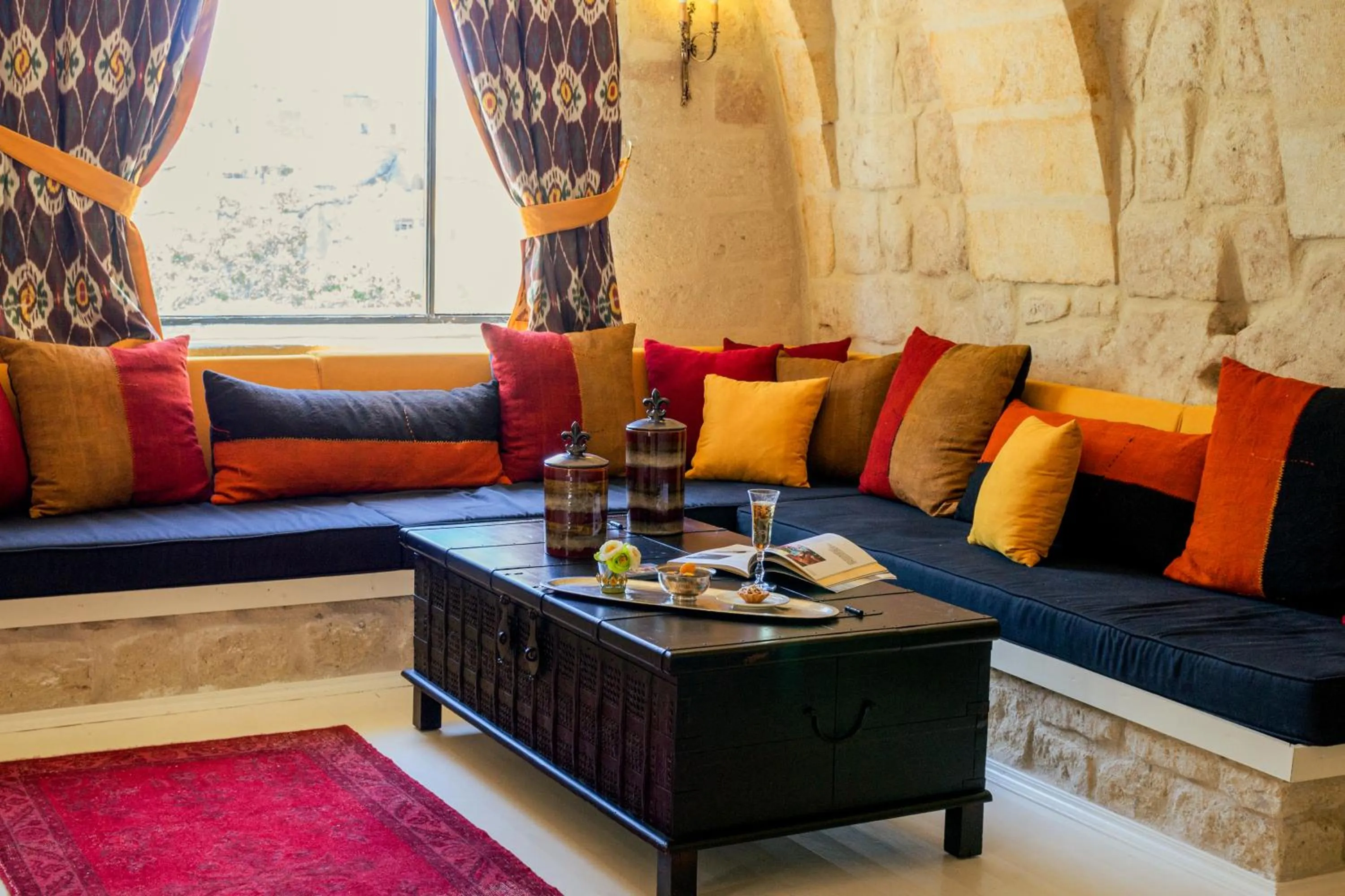 Living room in Hezen Cave Hotel