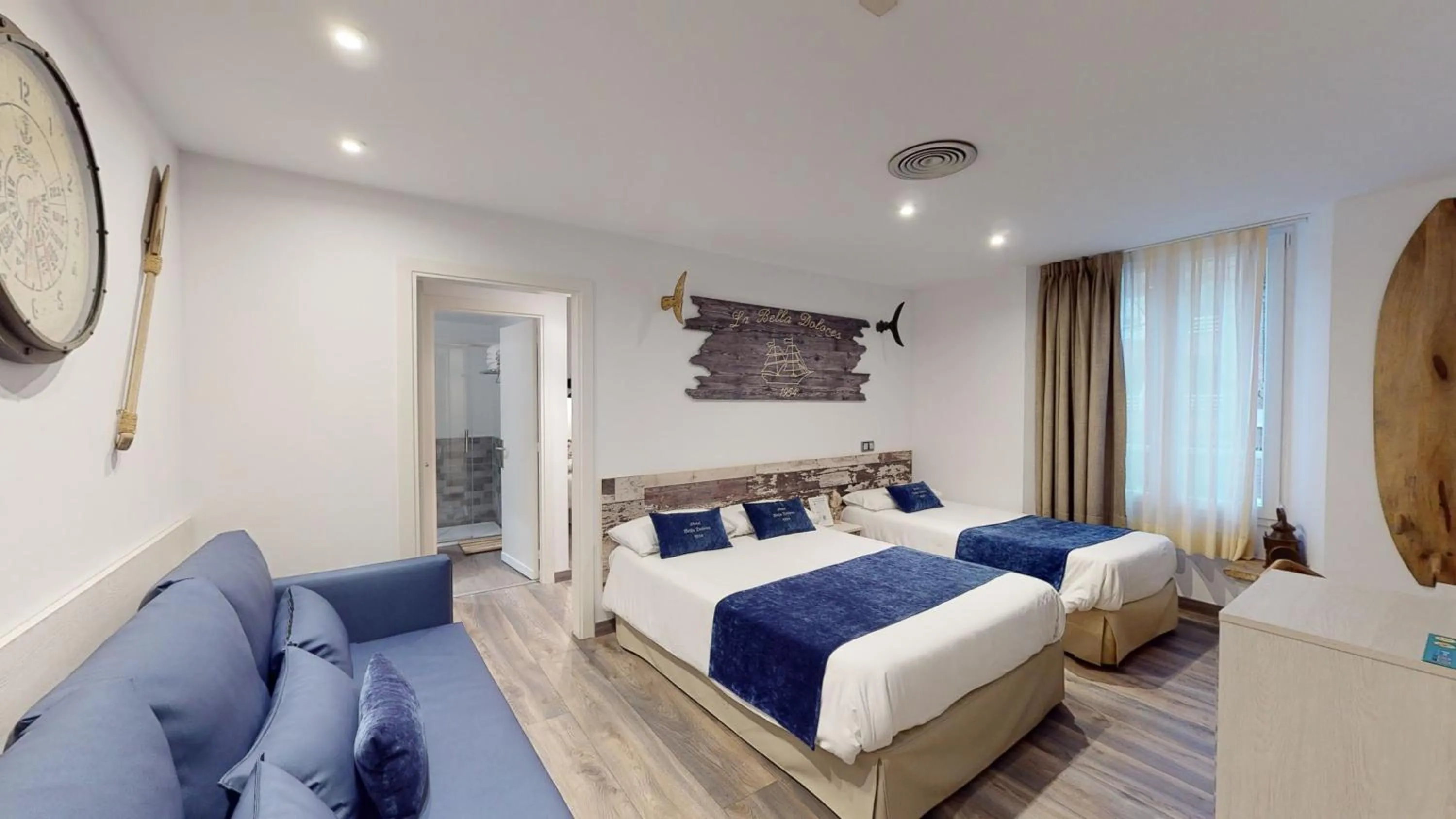 TV and multimedia, Bed in Hotel Bella Dolores