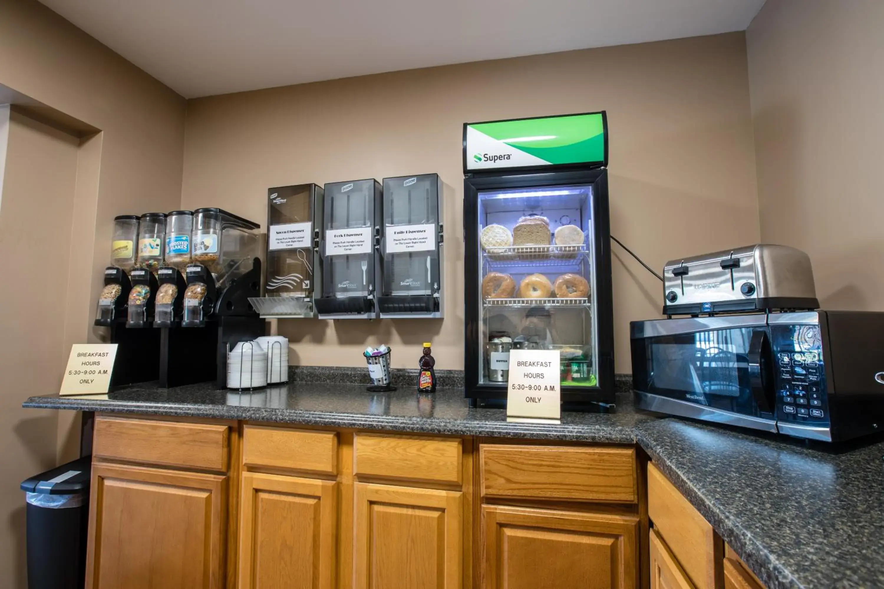 Lobby or reception in Relax Inn and Suites Kuttawa Lobby or reception in Relax Inn and Suites Kuttawa