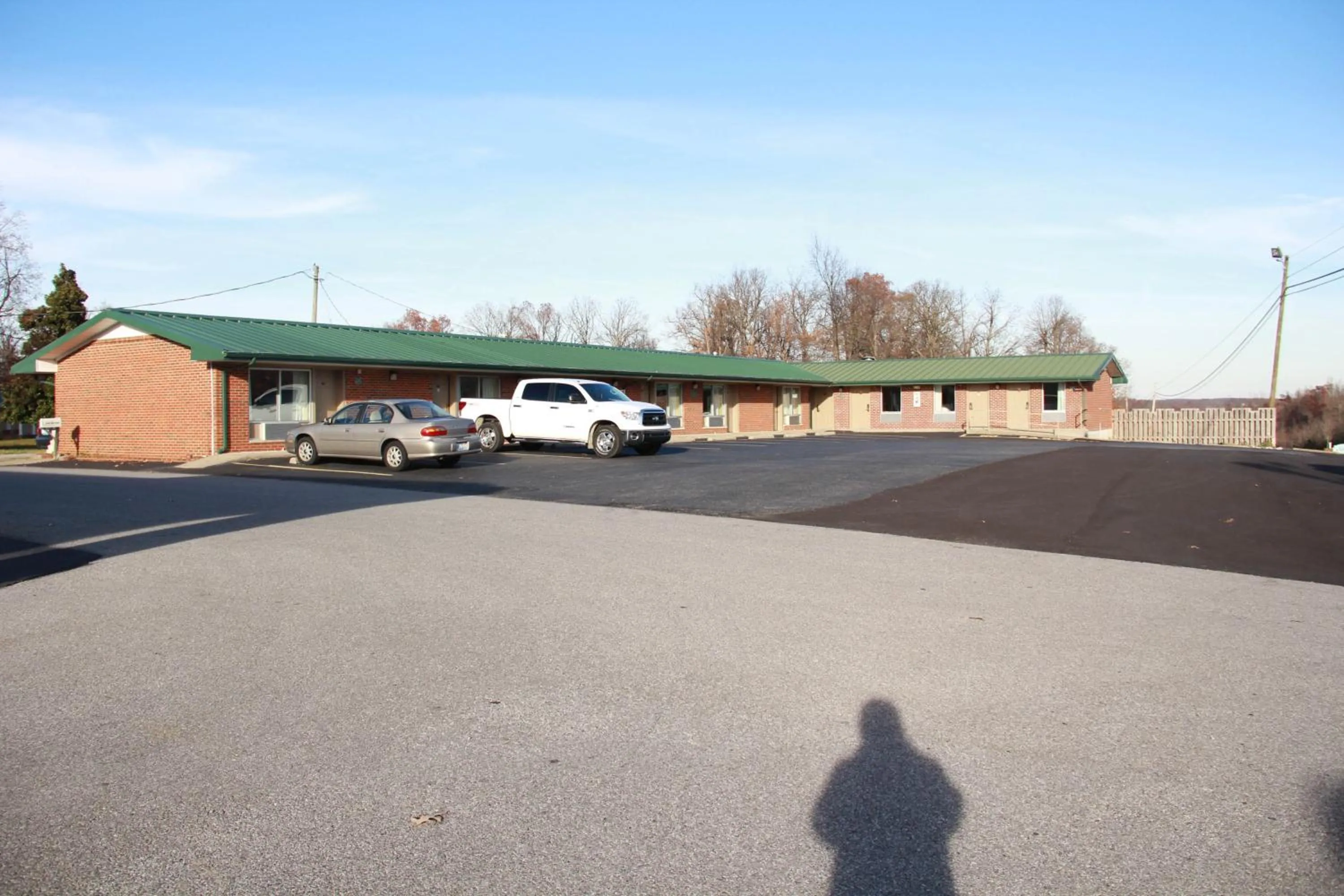 Facade/entrance in Relax Inn and Suites Kuttawa