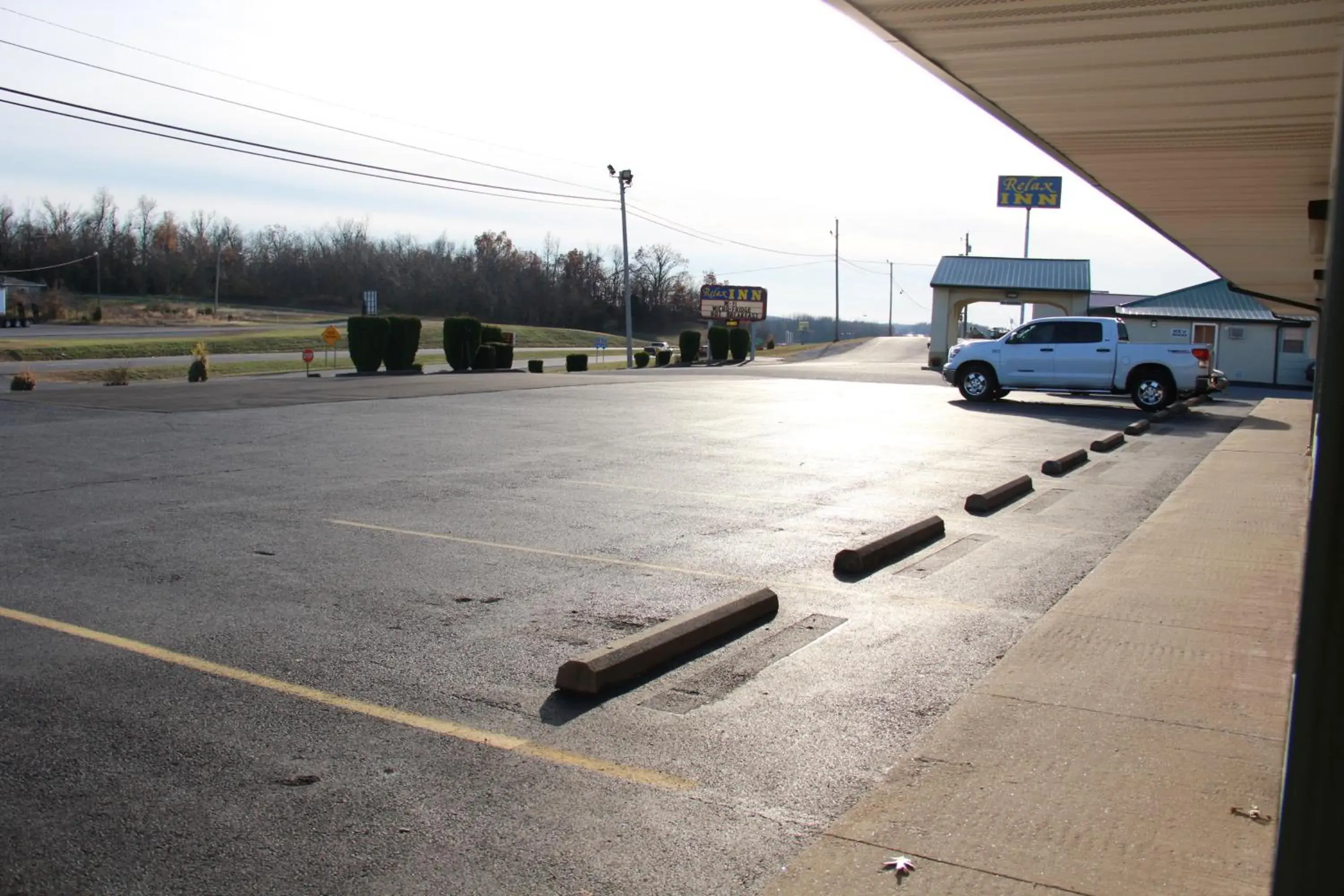 Facade/entrance in Relax Inn and Suites Kuttawa Facade/entrance in Relax Inn and Suites Kuttawa