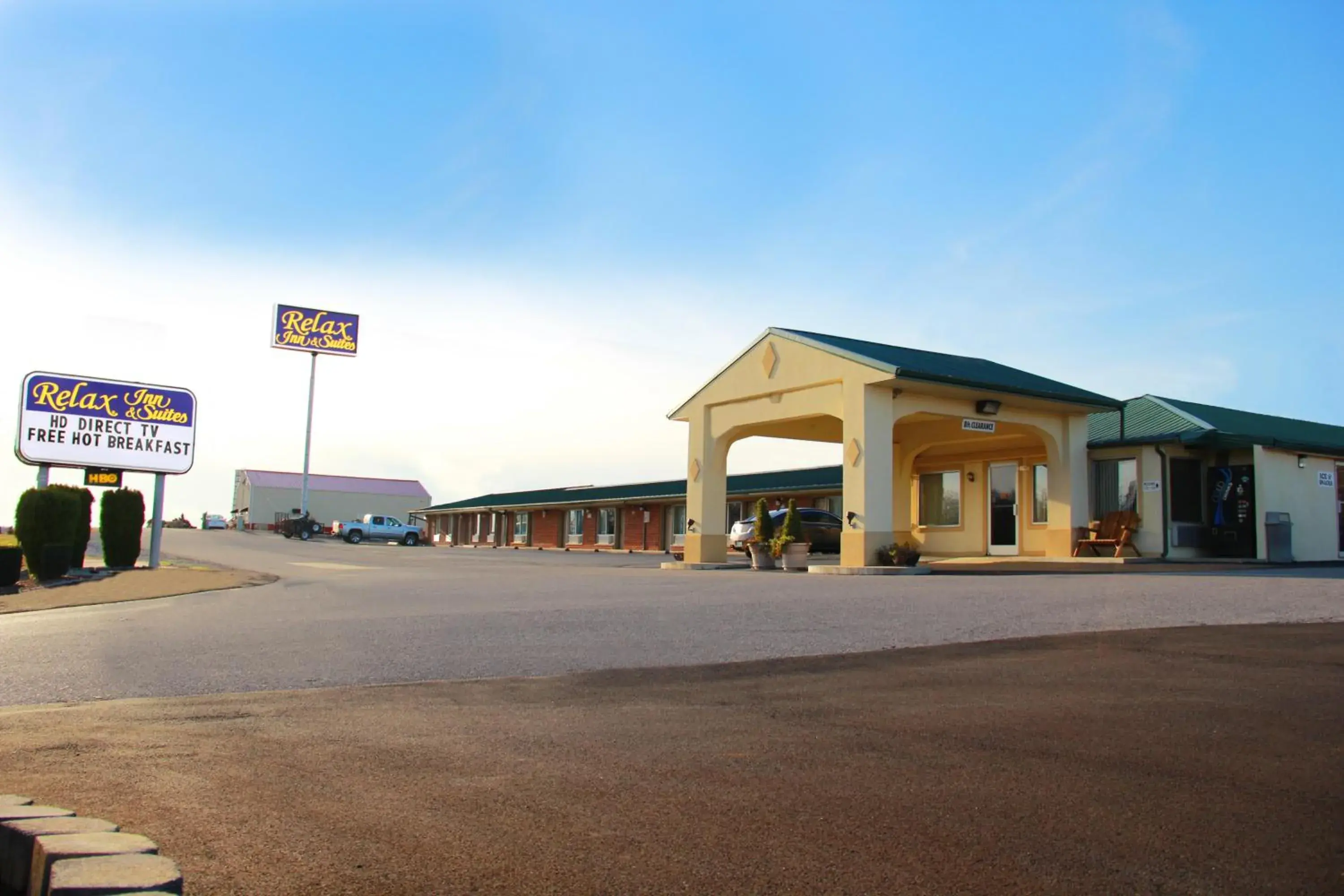 Facade/entrance in Relax Inn and Suites Kuttawa Facade/entrance in Relax Inn and Suites Kuttawa