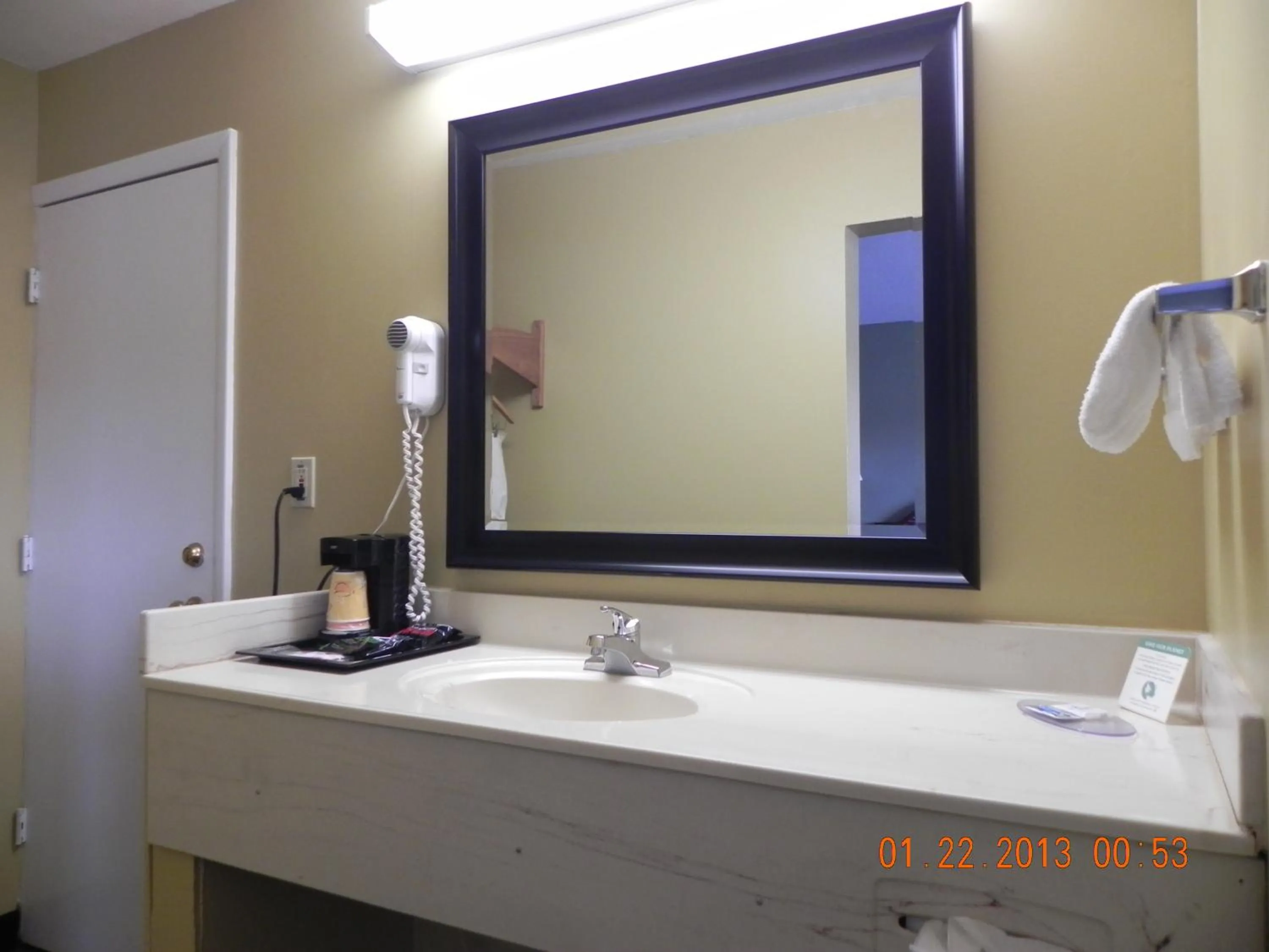 Decorative detail in Relax Inn and Suites Kuttawa