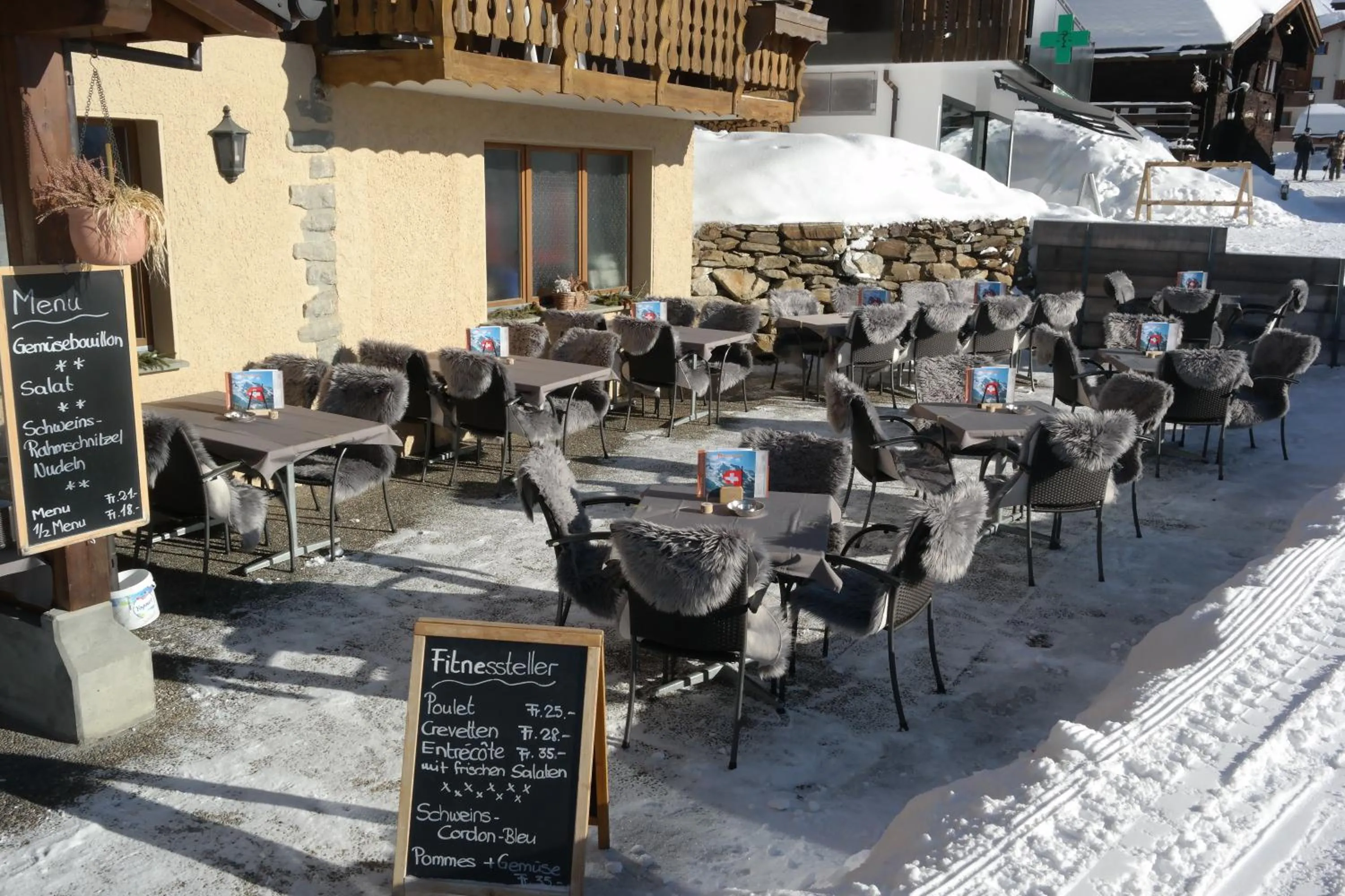 Restaurant/places to eat in Panorama Hotel & Restaurant