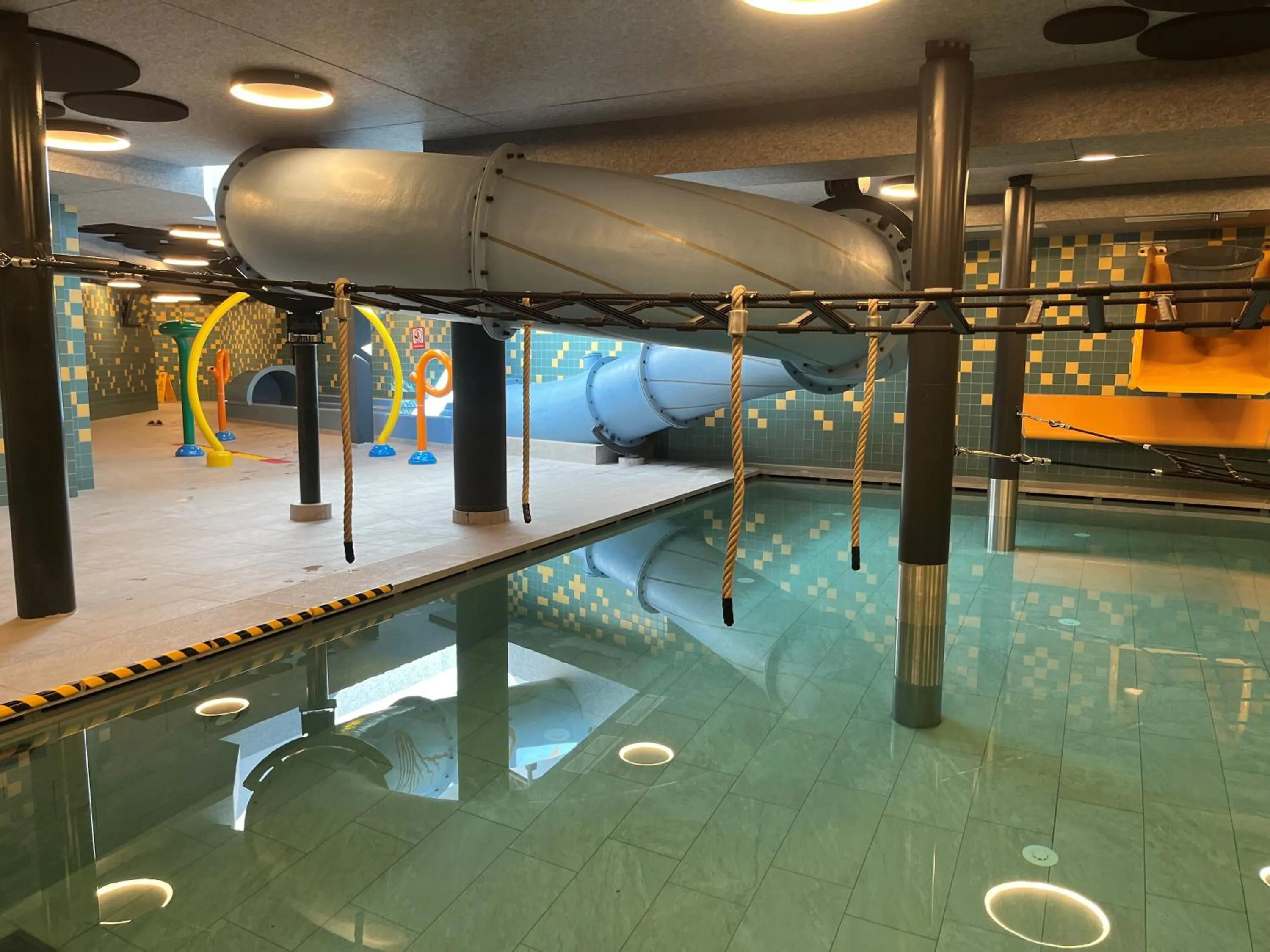 Swimming pool in Schenna Resort