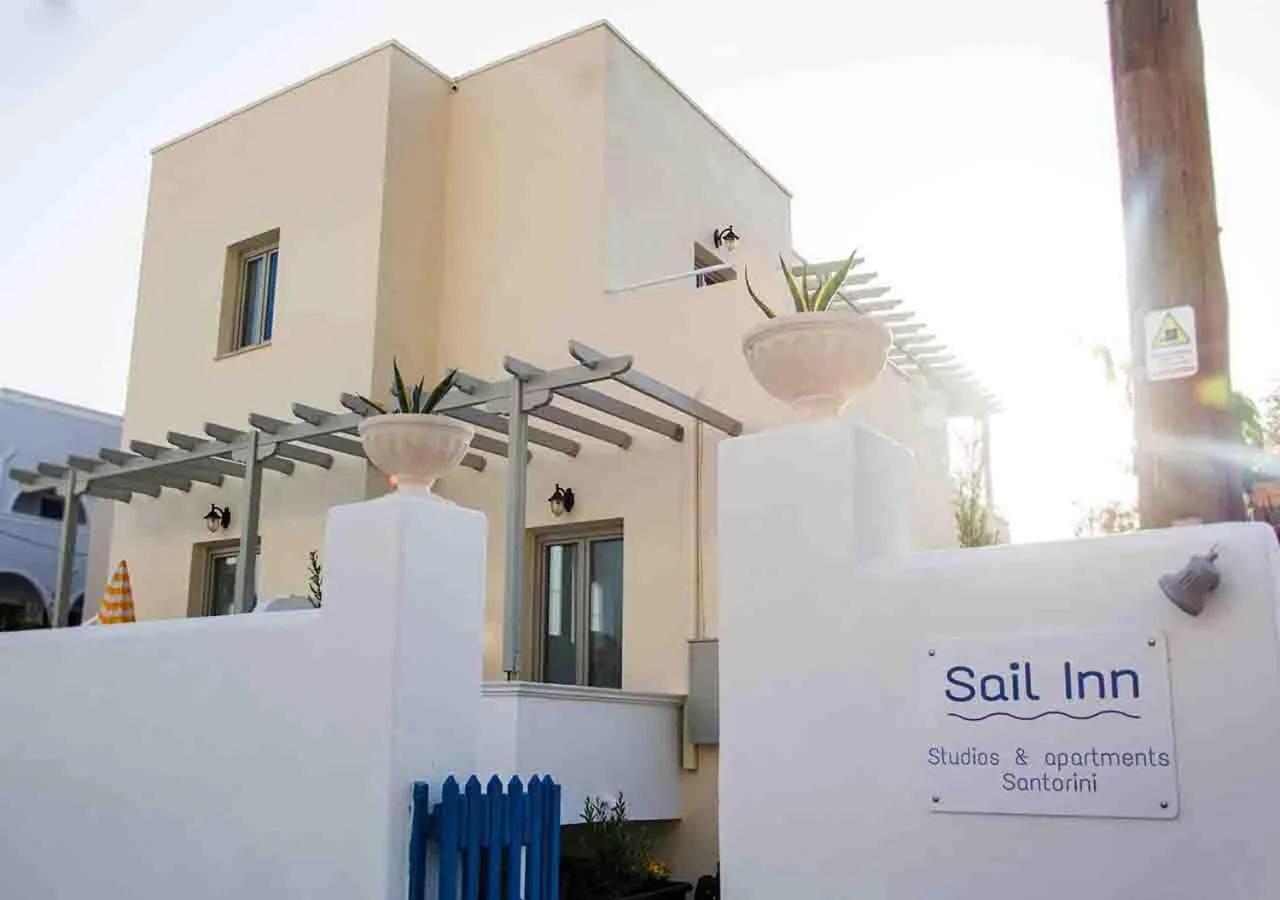 Property building in Sail Inn Studios & Apartments