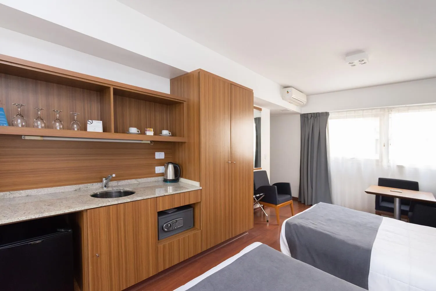 Photo of the whole room, Bed in Hotel Bys Palermo