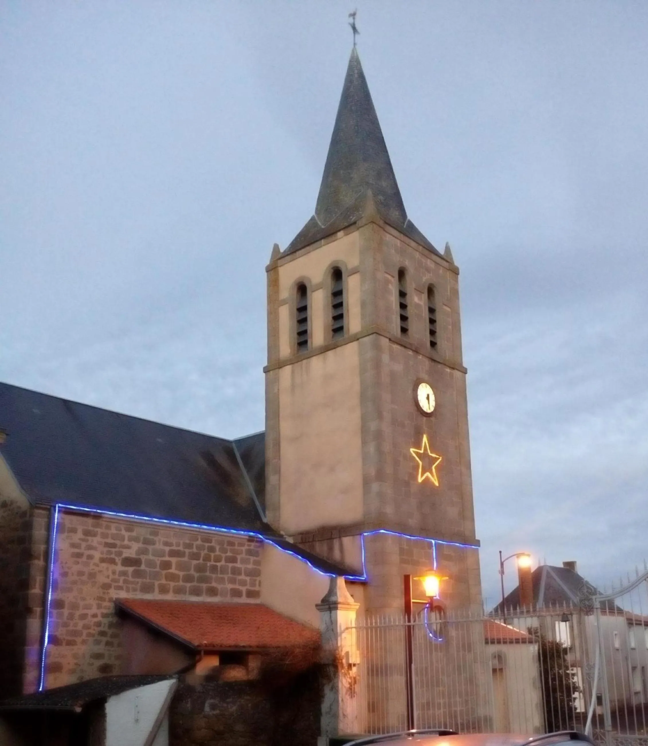 Nearby landmark in L'ancienne École