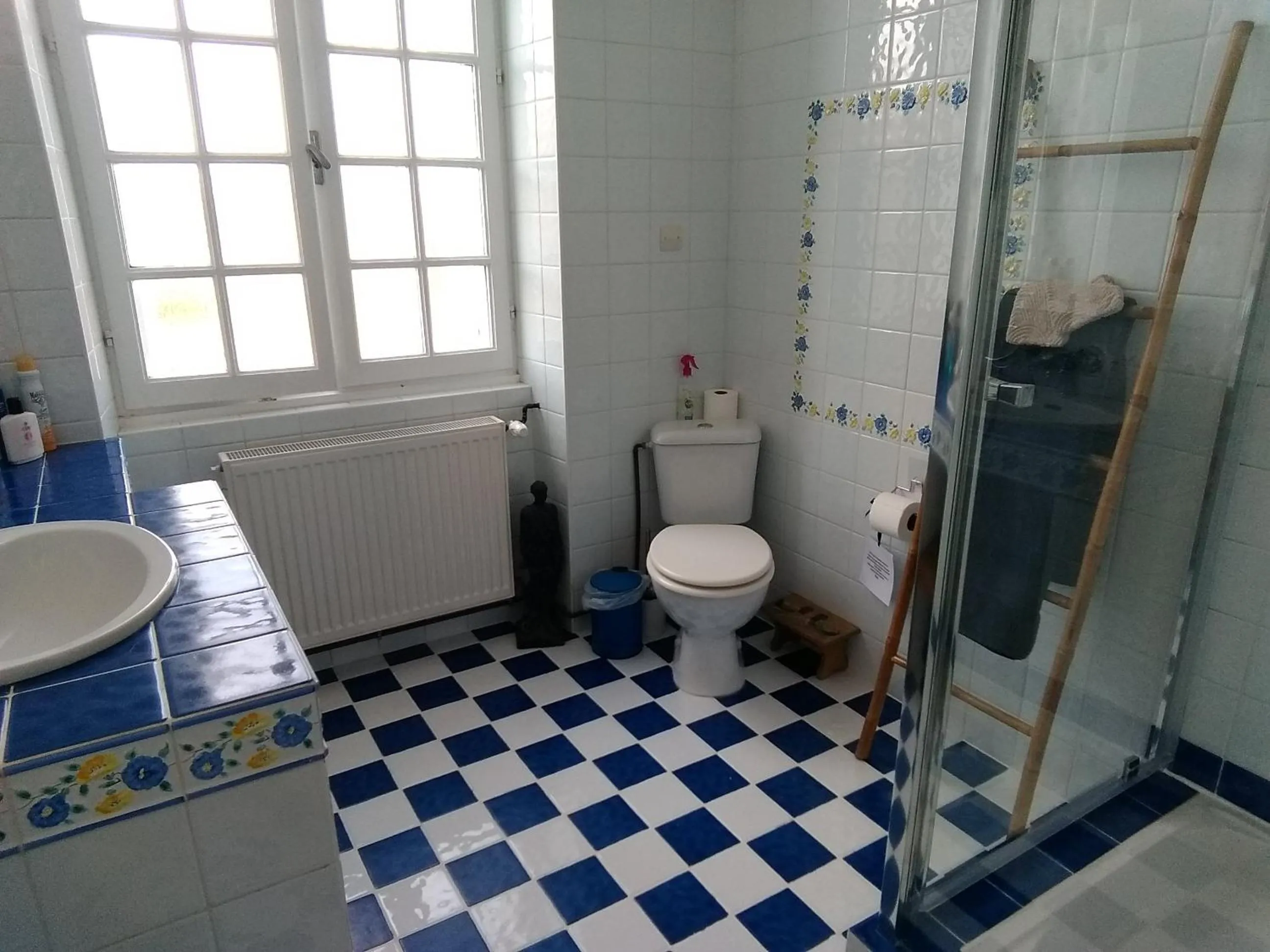 Bathroom in L'ancienne École