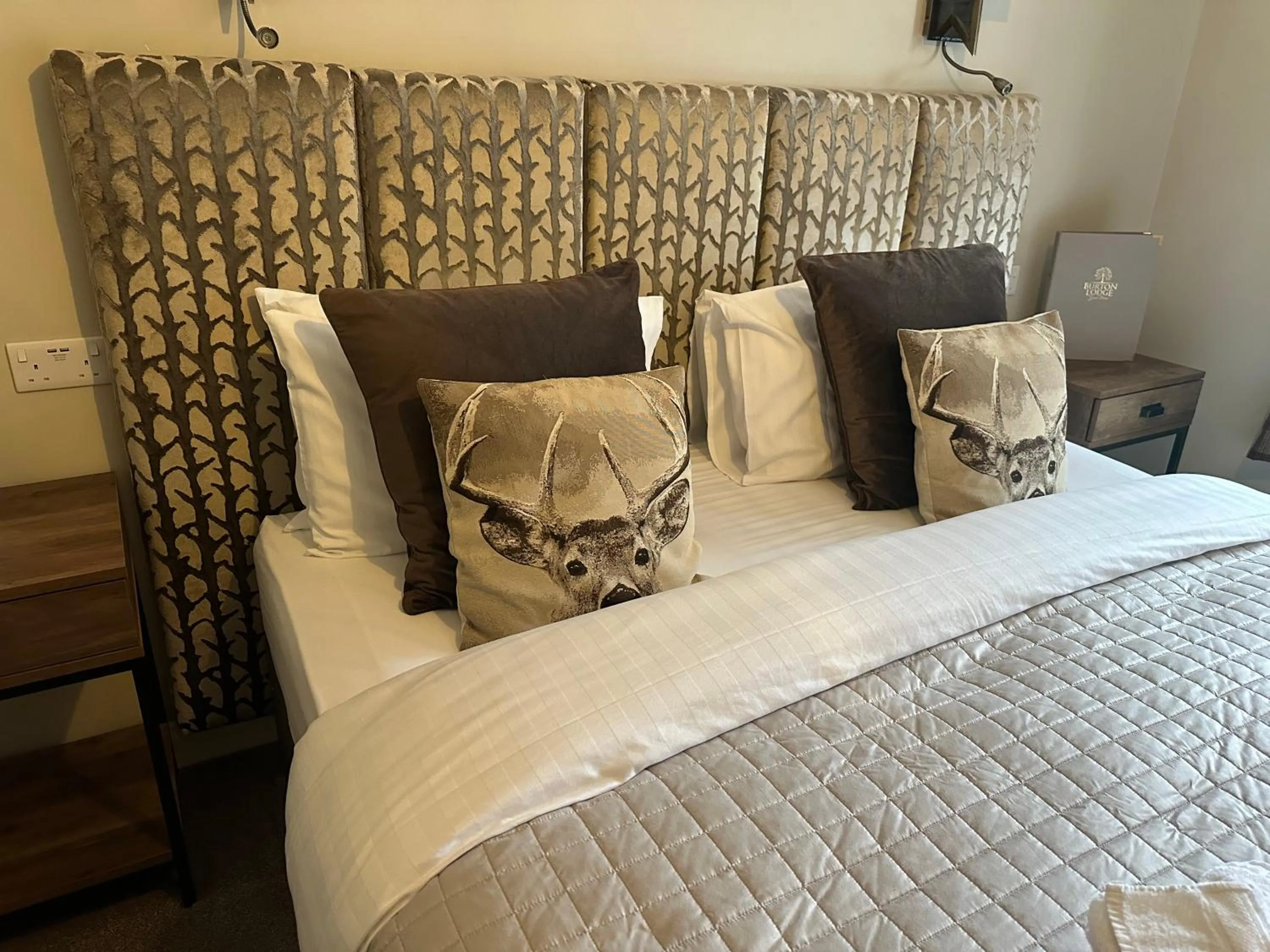 Bed in Burton Lodge Guest House & Spa