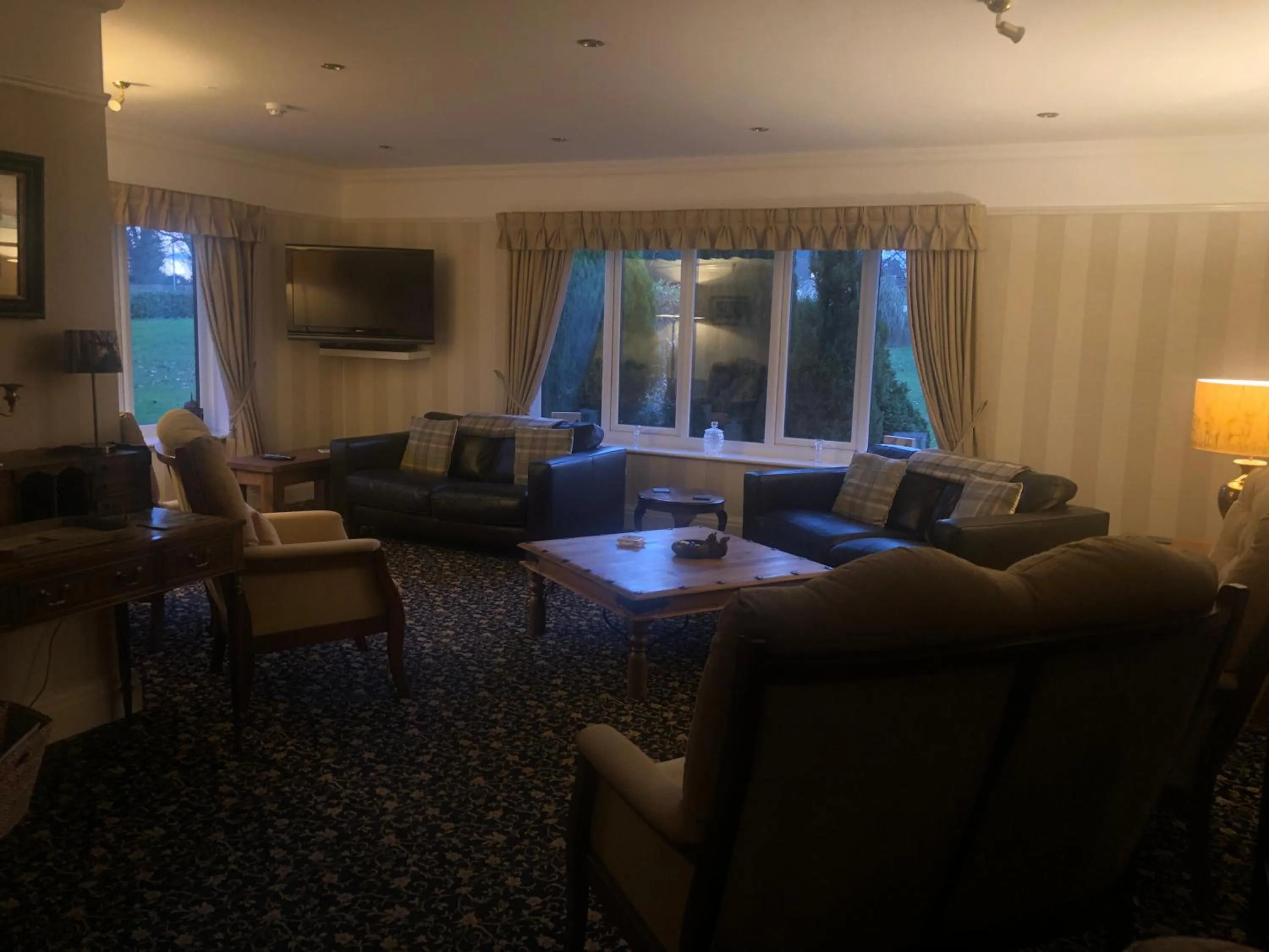 Lounge or bar in Burton Lodge Guest House & Spa