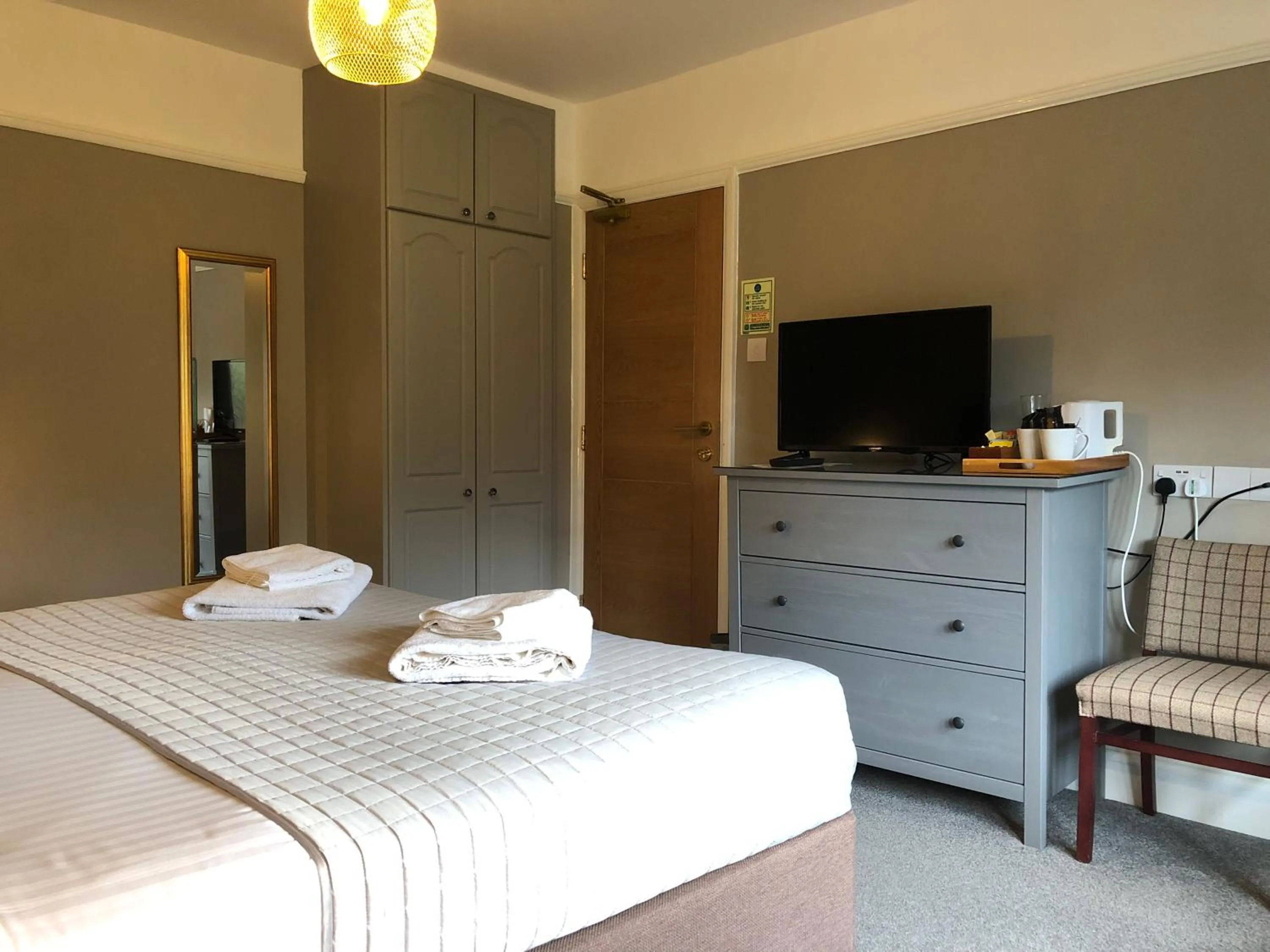 Bedroom, Bed in Burton Lodge Guest House & Spa