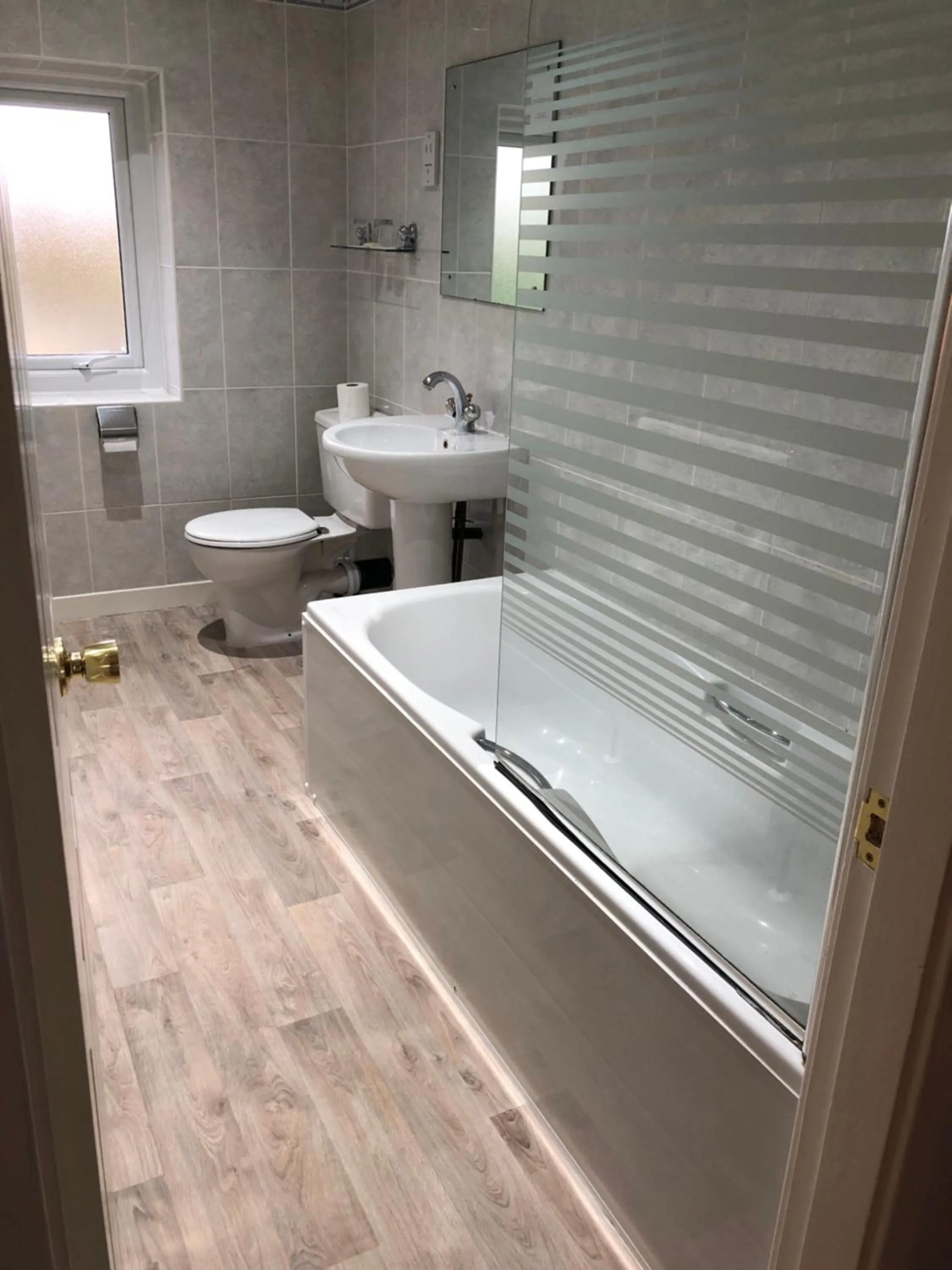 Bathroom in Burton Lodge Guest House & Spa