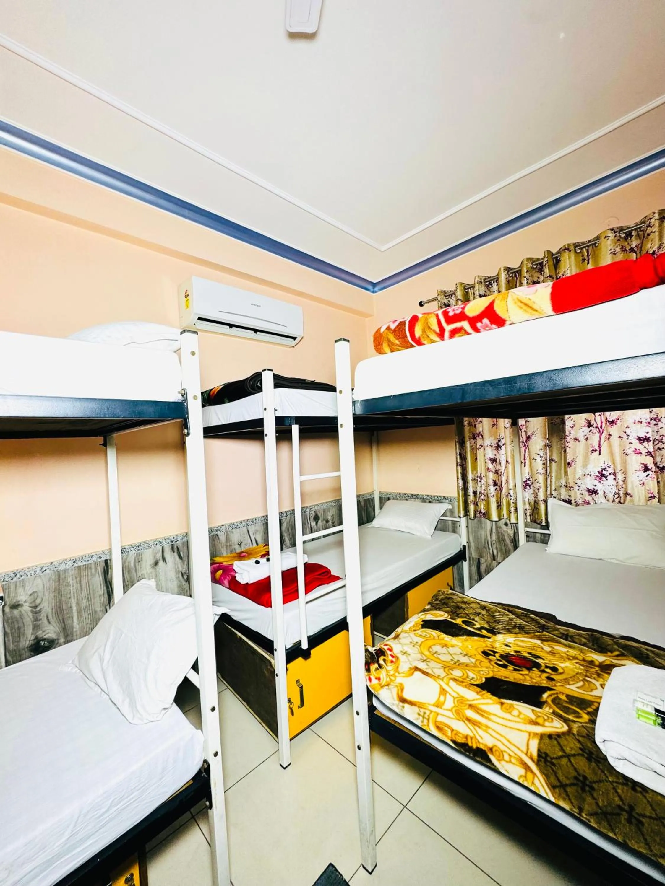MOONLIGHT HOMESTAY & HOSTEL