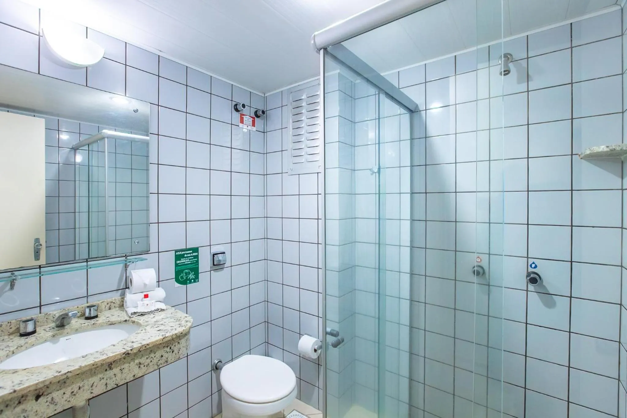 Bathroom in Hotel Express São Leopoldo