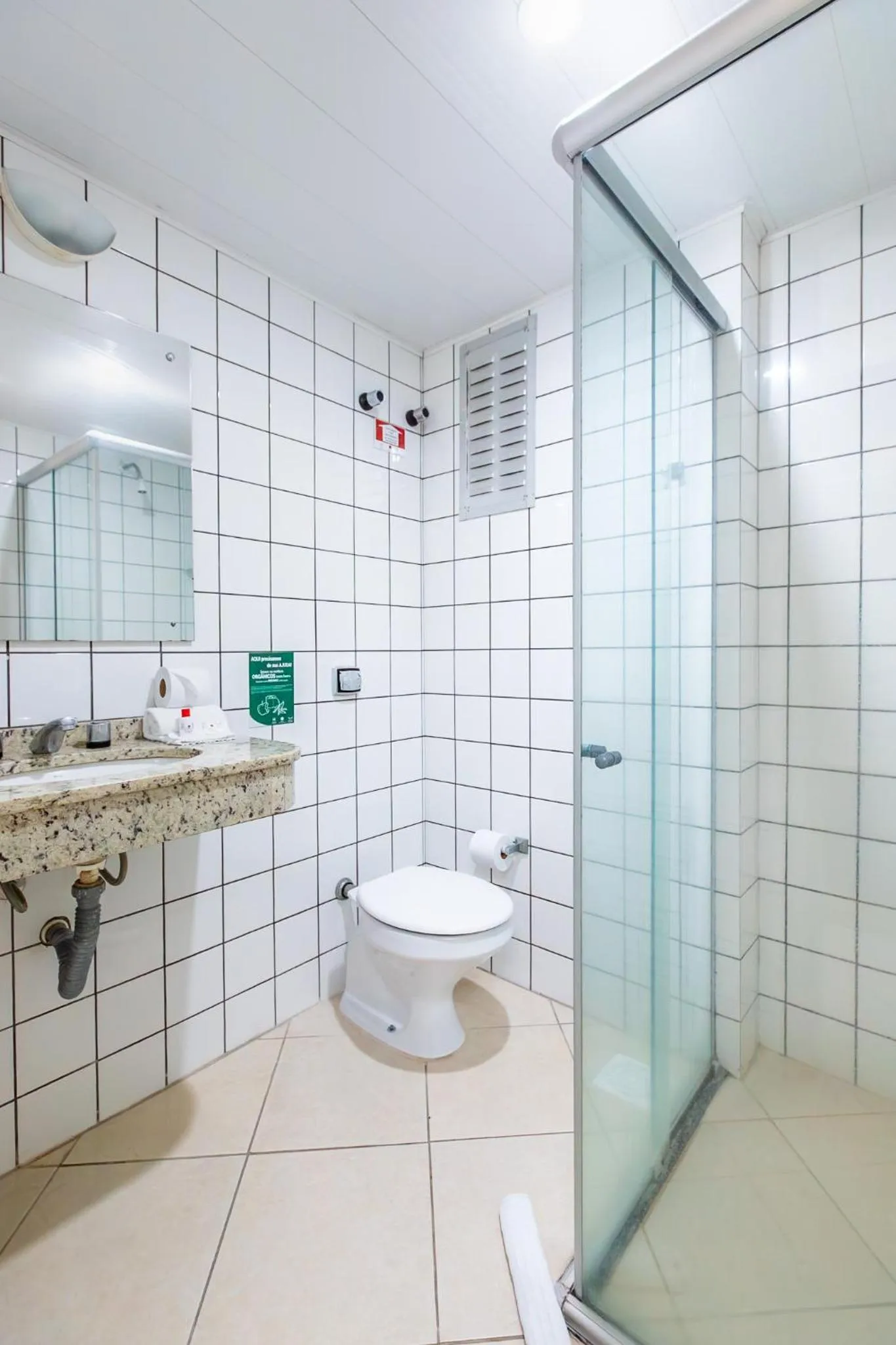 Bathroom in Hotel Express São Leopoldo