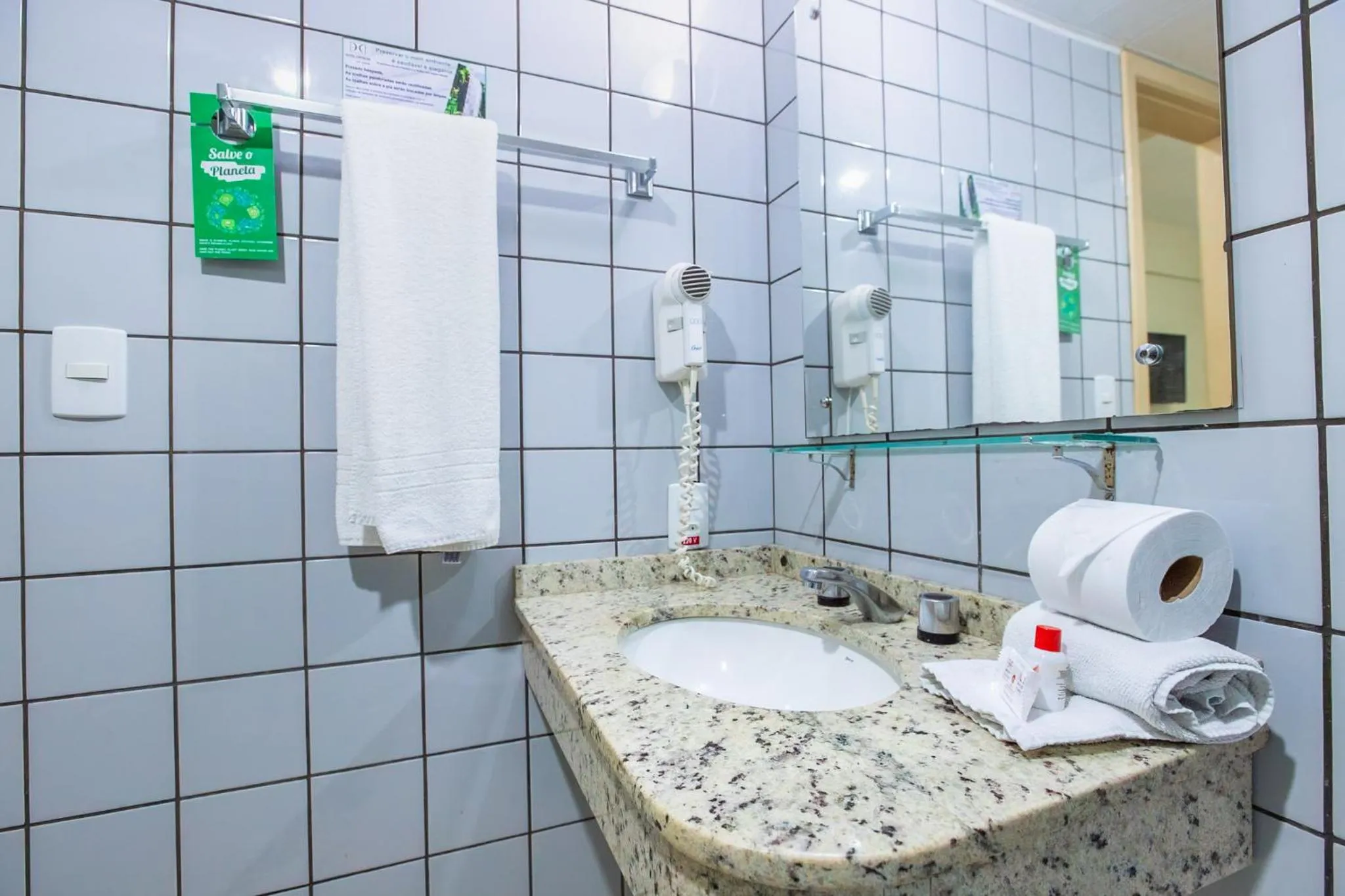 Bathroom in Hotel Express São Leopoldo