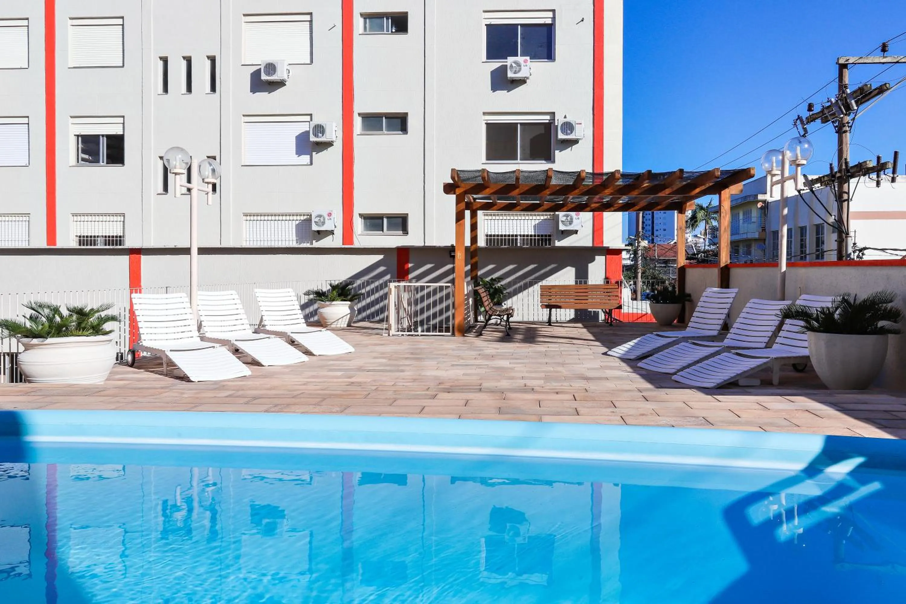 Swimming pool in Hotel Suárez Campo Bom