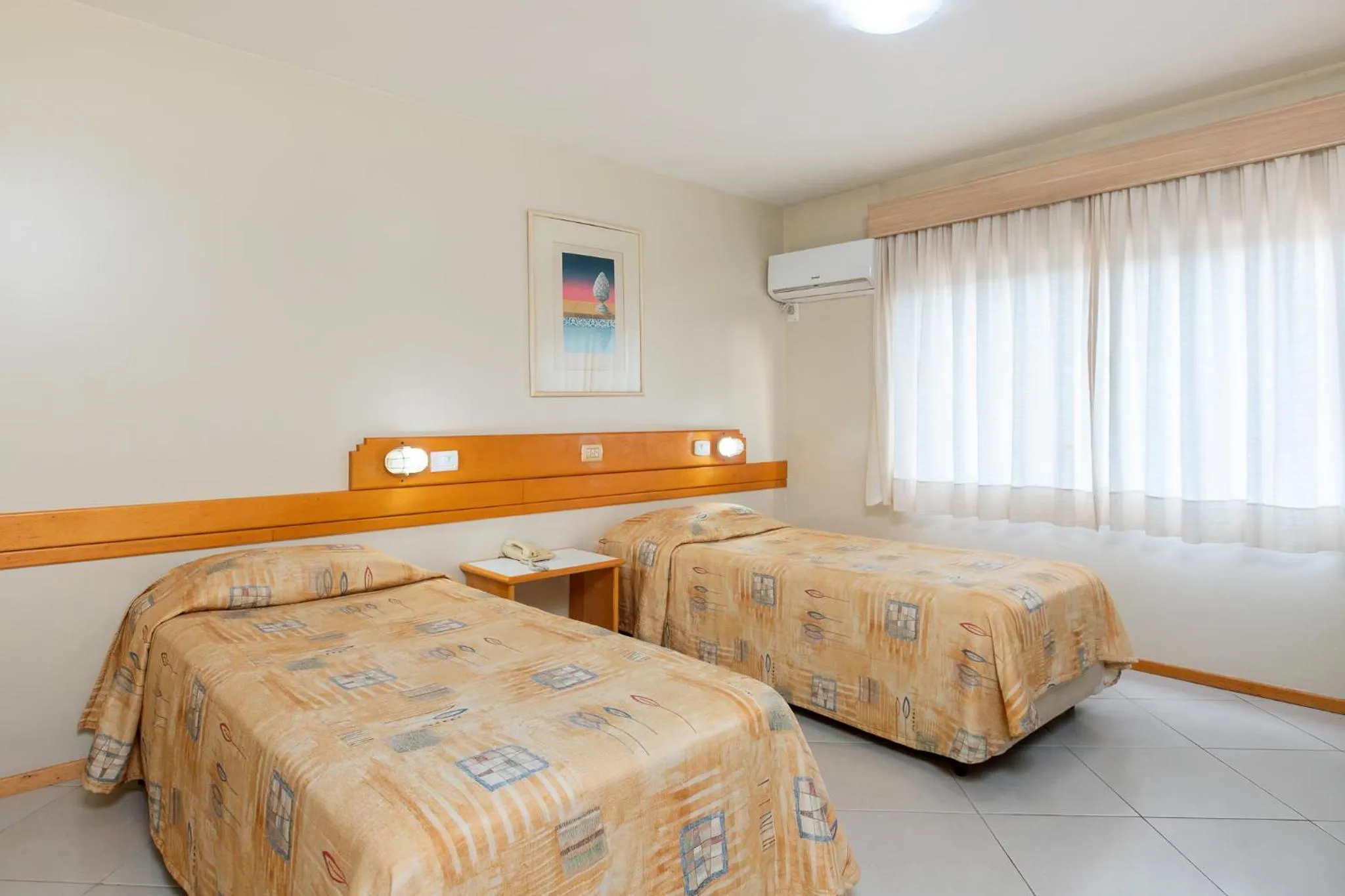 Bedroom, Bed in Hotel Suárez Campo Bom