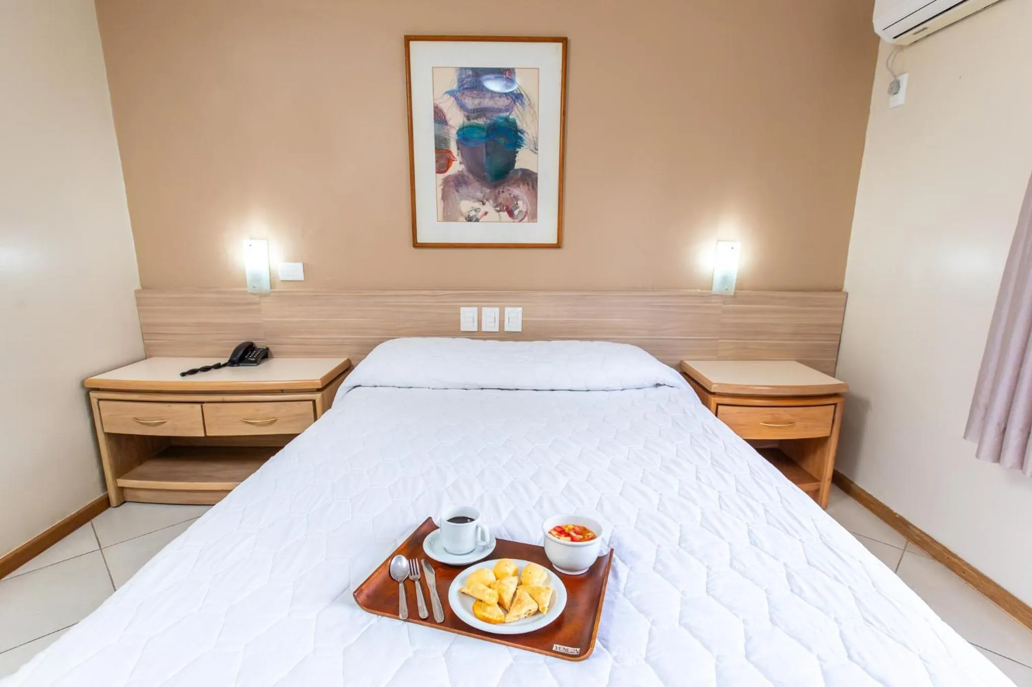 Bedroom, Bed in Hotel Suárez Campo Bom