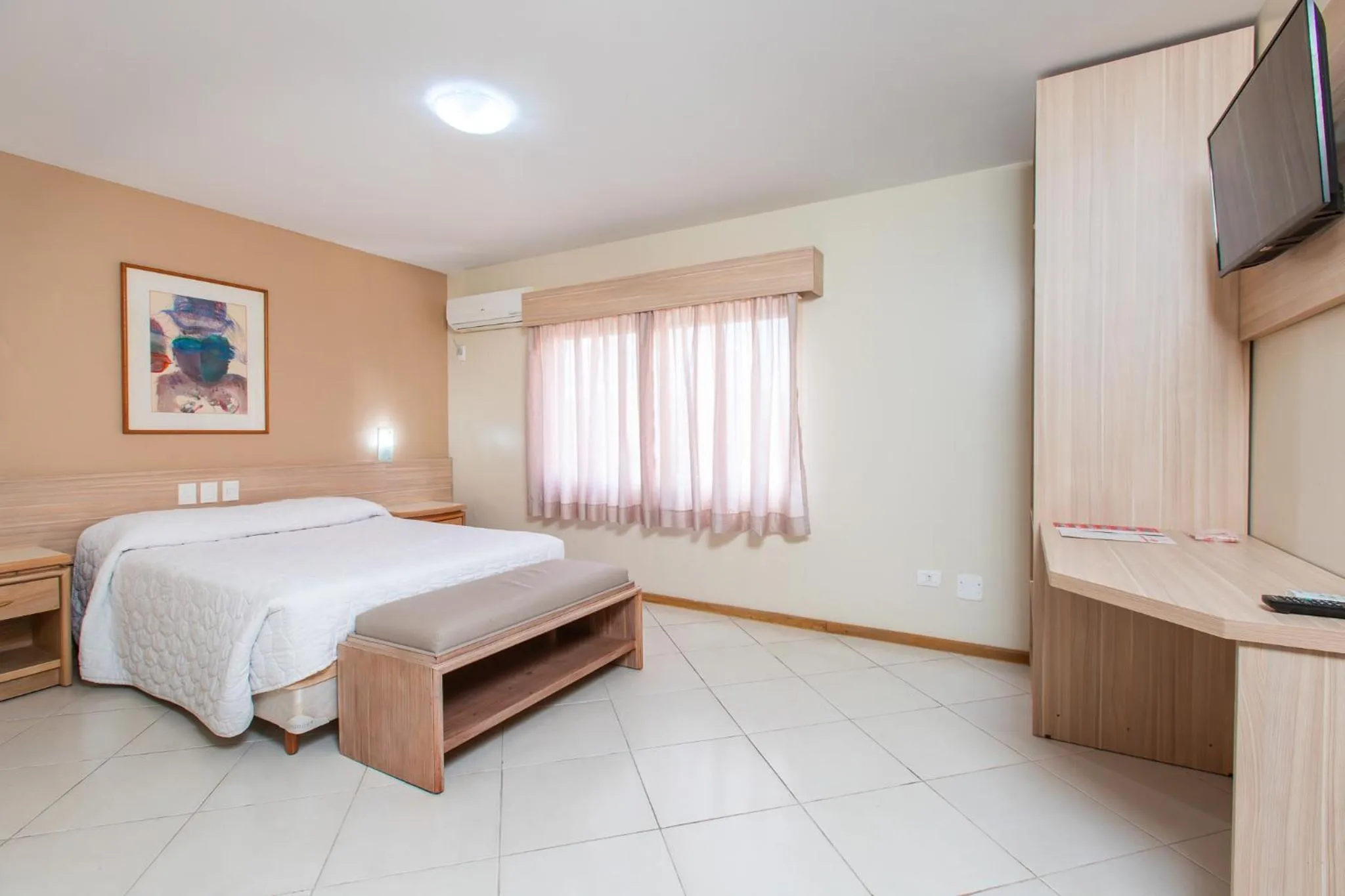 Bedroom, Bed in Hotel Suárez Campo Bom