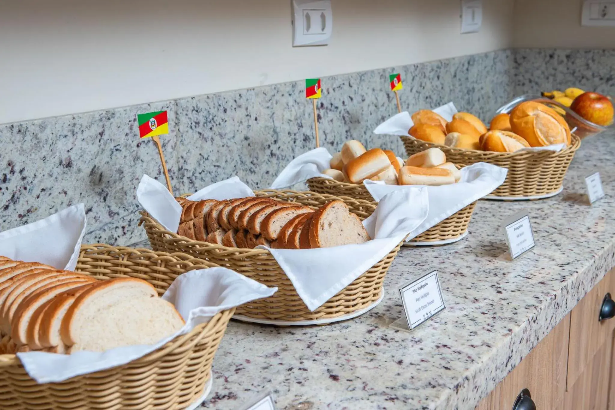 Breakfast in Hotel Suárez Campo Bom Breakfast in Hotel Suárez Campo Bom