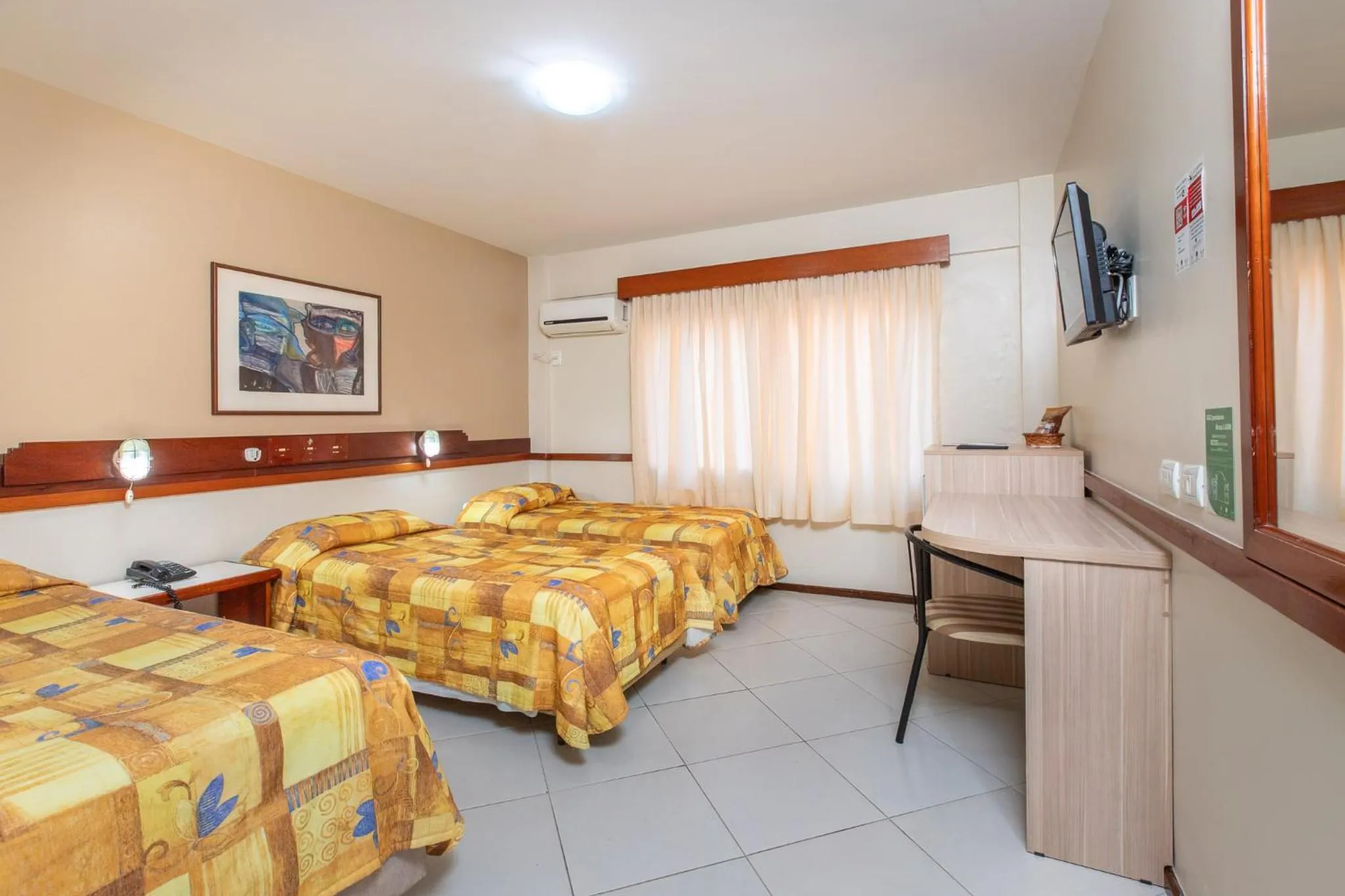 Bedroom, Bed in Hotel Suárez Campo Bom