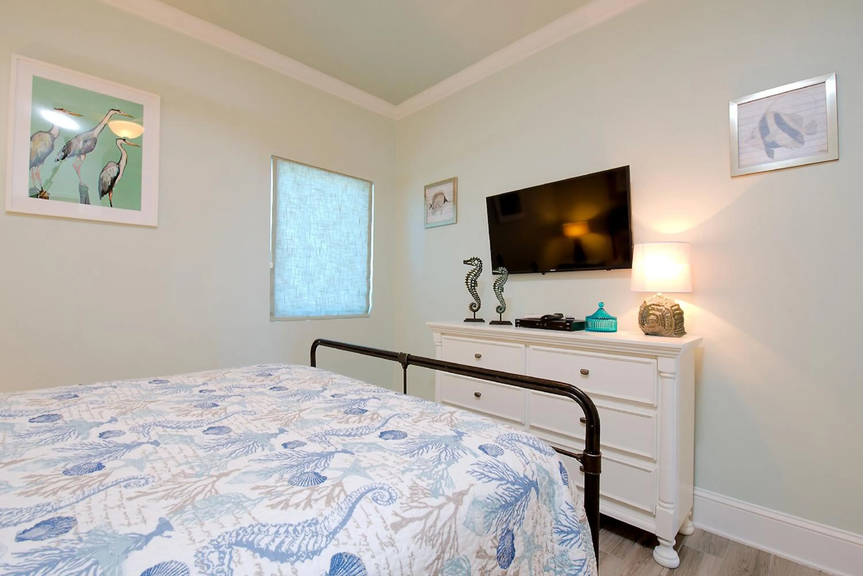 Bedroom, Bed in Lighthouse 714