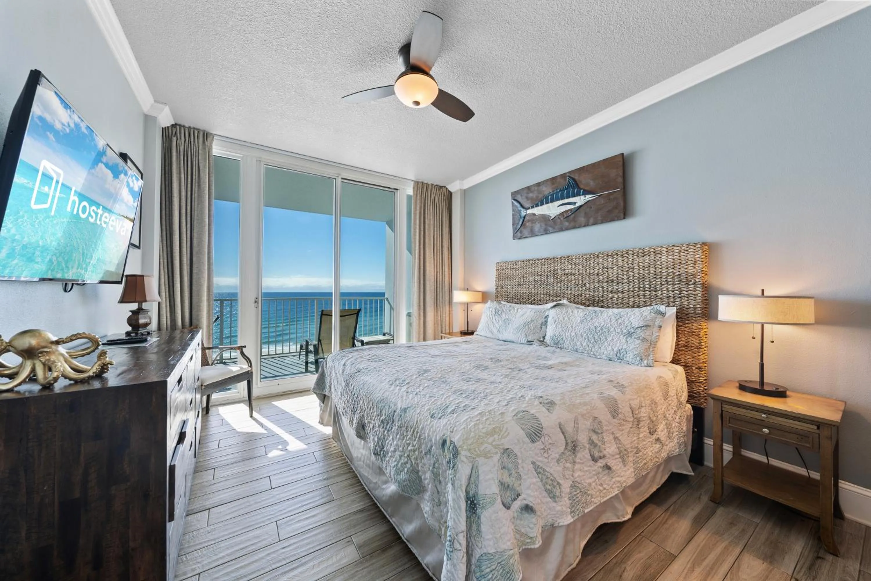 Bedroom, Bed in Lighthouse 714