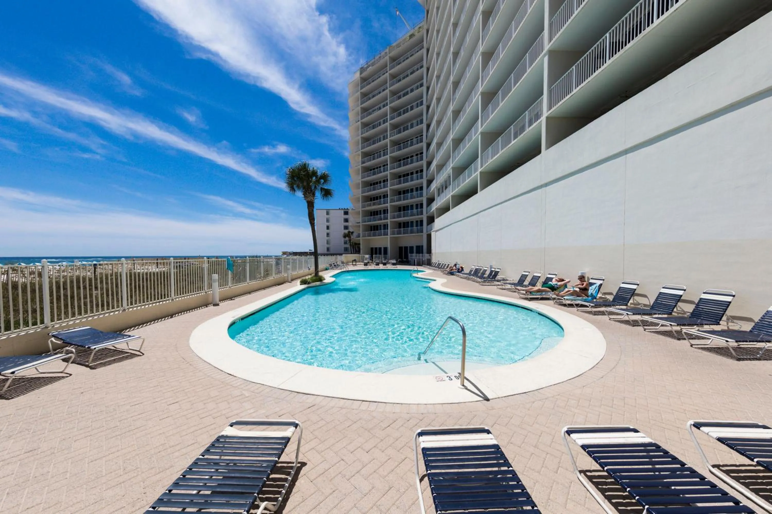 Swimming pool in Lighthouse 714