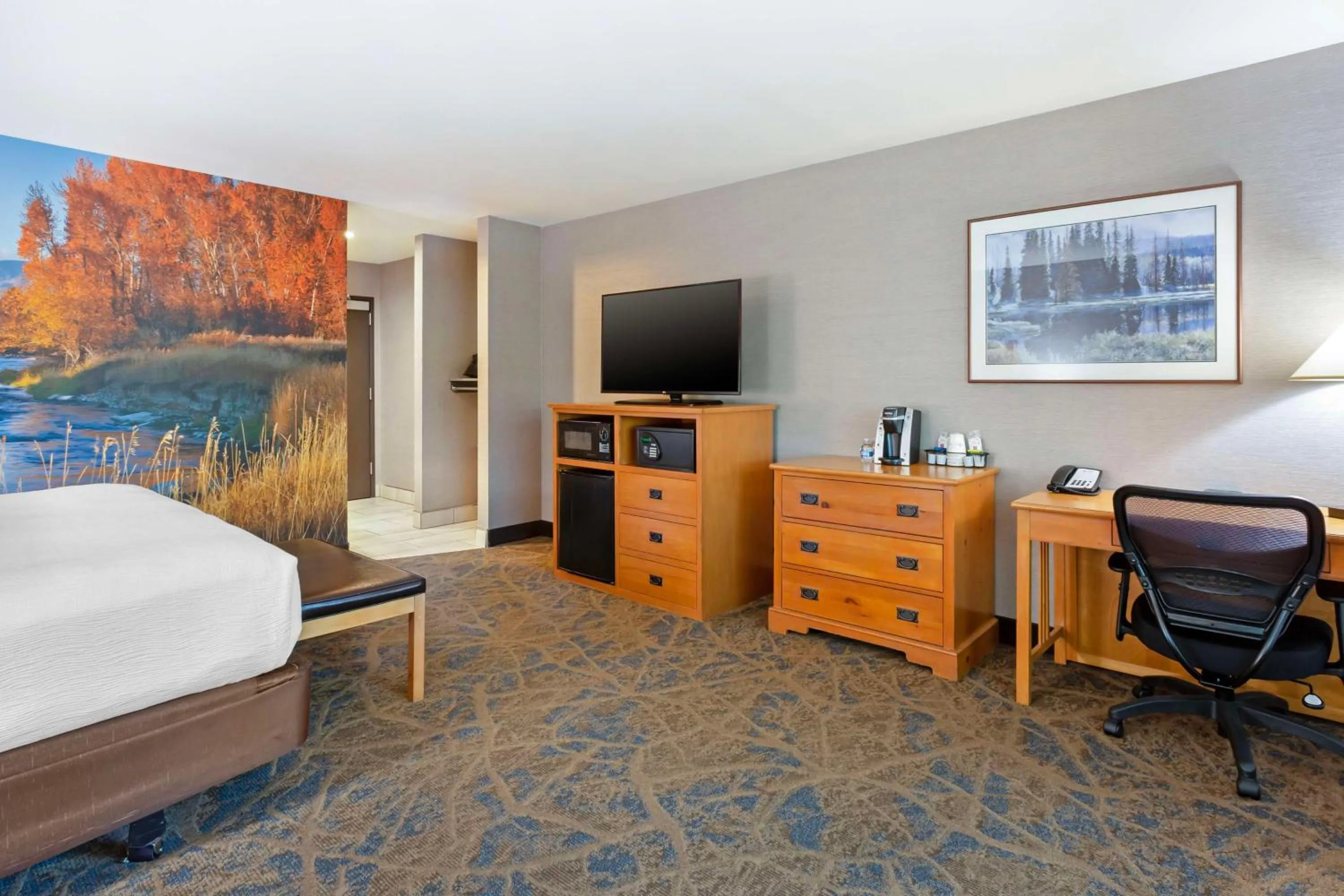 Bedroom, Bed in Best Western Plus GranTree Inn