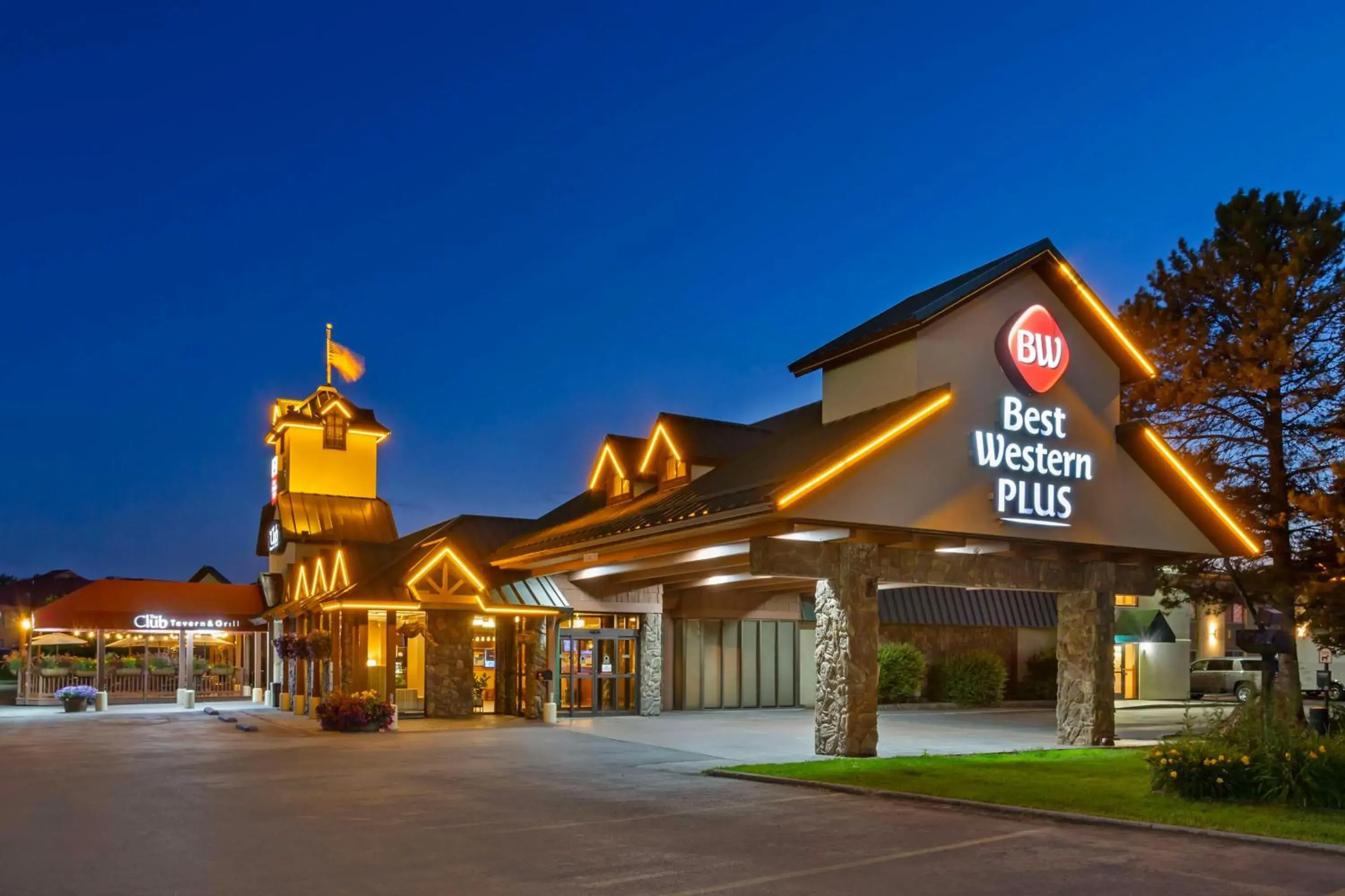 Property building in Best Western Plus GranTree Inn Property building in Best Western Plus GranTree Inn