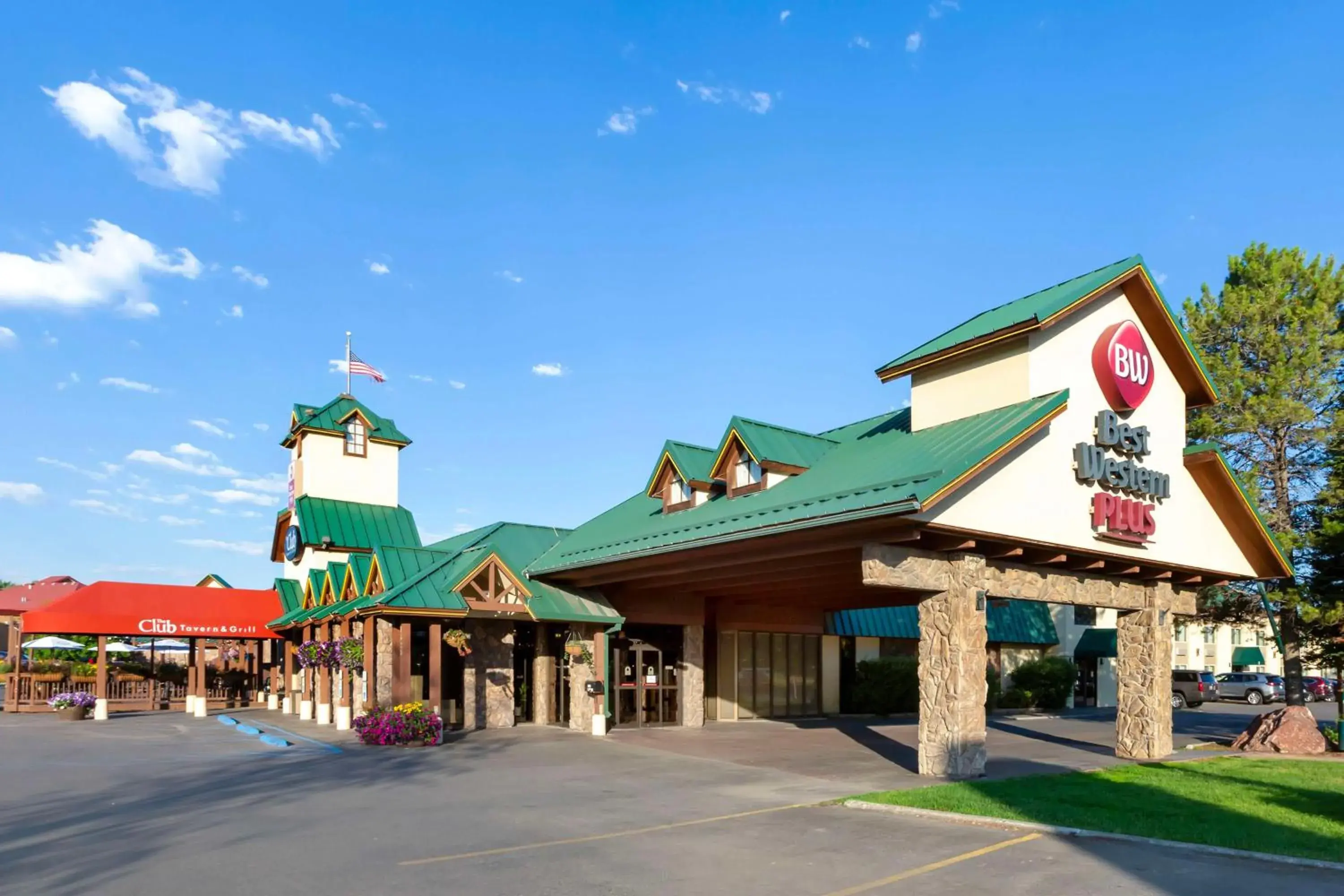 Property building in Best Western Plus GranTree Inn Property building in Best Western Plus GranTree Inn