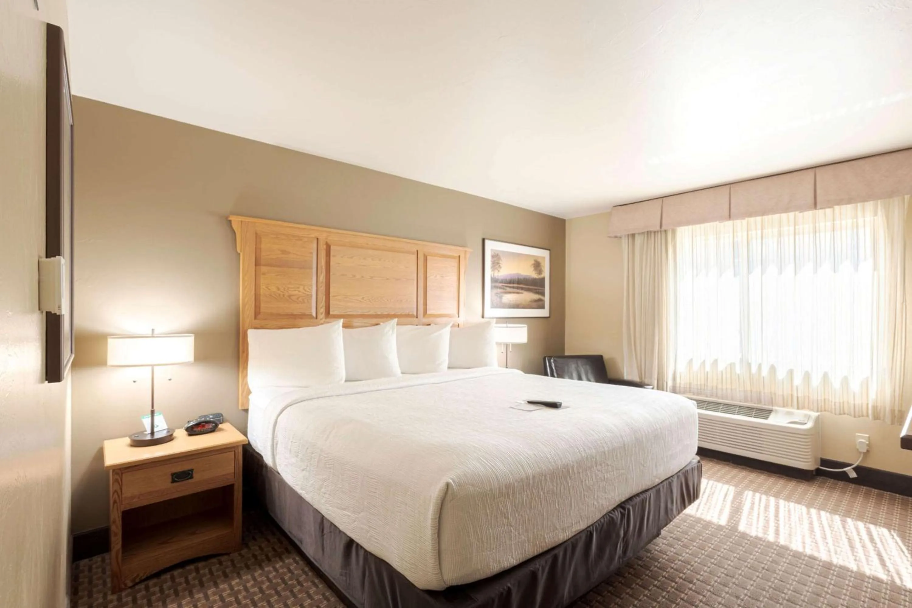 Bedroom, Bed in Best Western Plus GranTree Inn