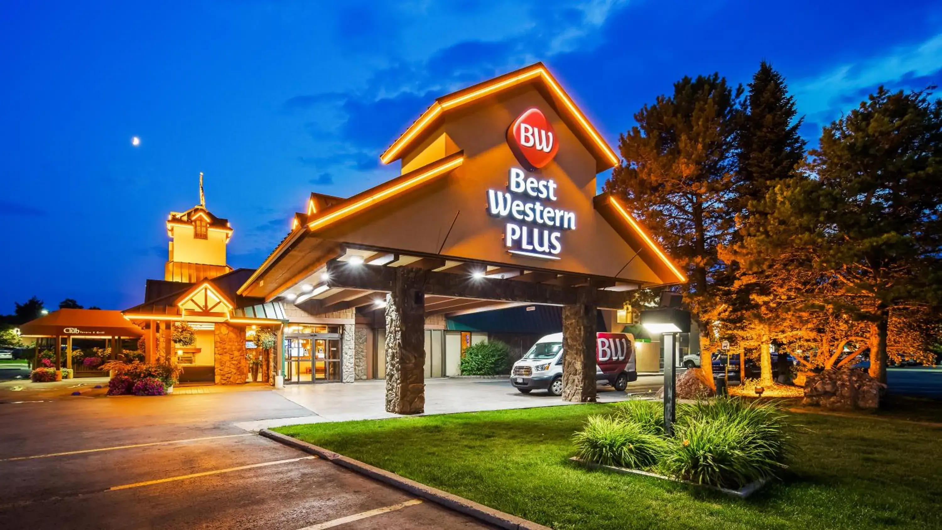 Property building in Best Western Plus GranTree Inn Property building in Best Western Plus GranTree Inn