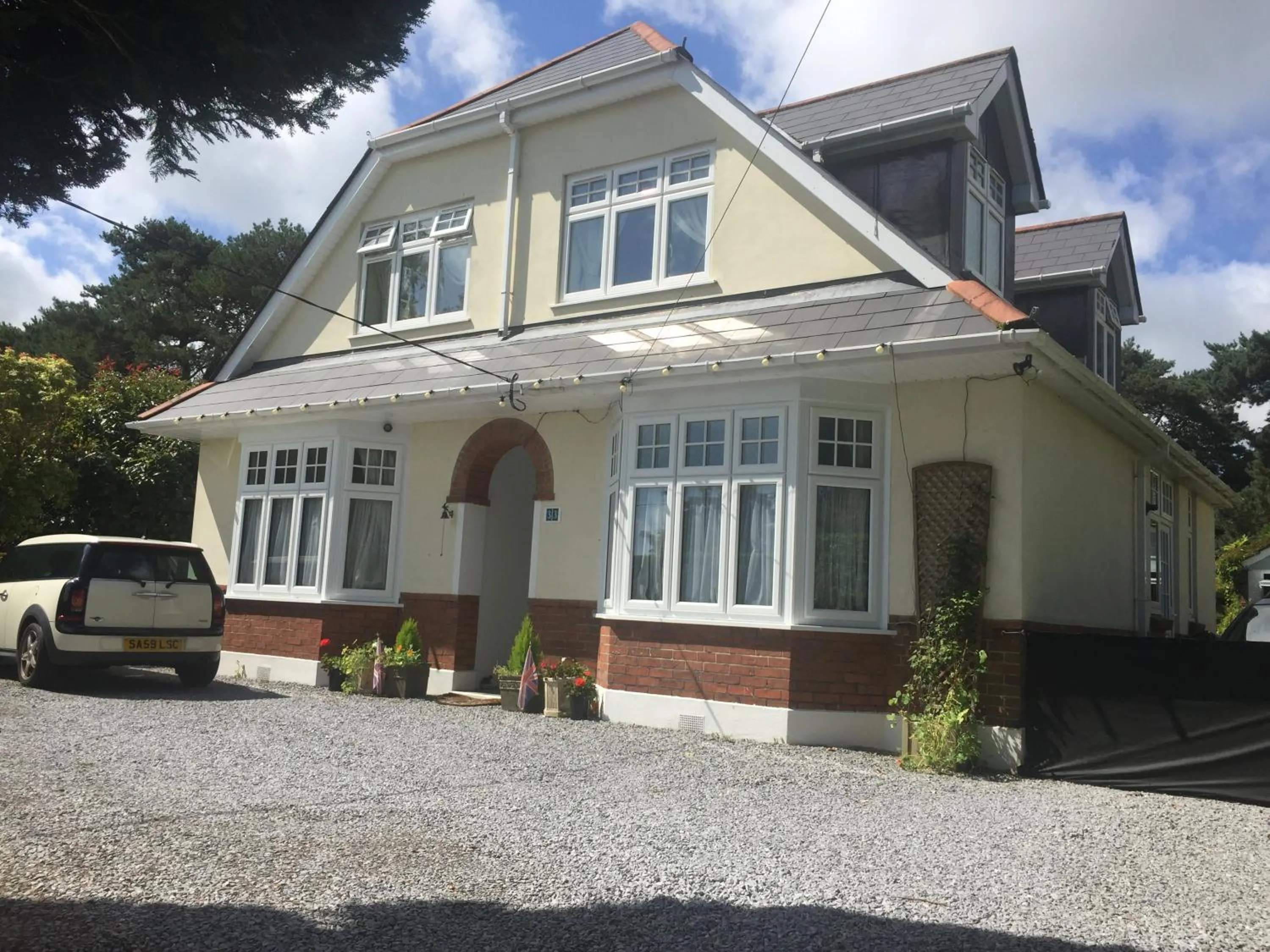 Facade/entrance in Heatherdene House