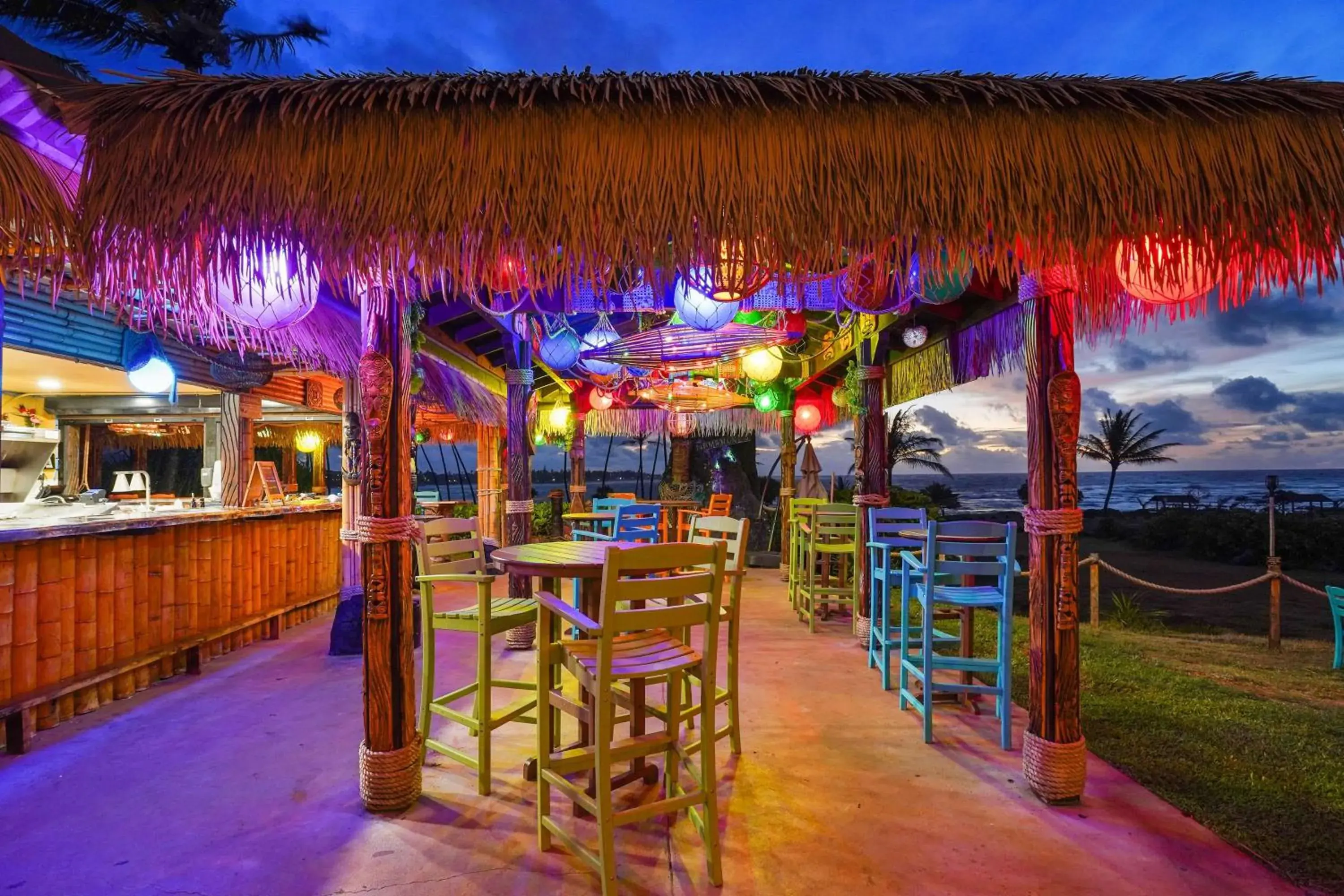 Lounge or bar in Hilton Garden Inn Kauai Wailua Bay, HI Lounge or bar in Hilton Garden Inn Kauai Wailua Bay, HI