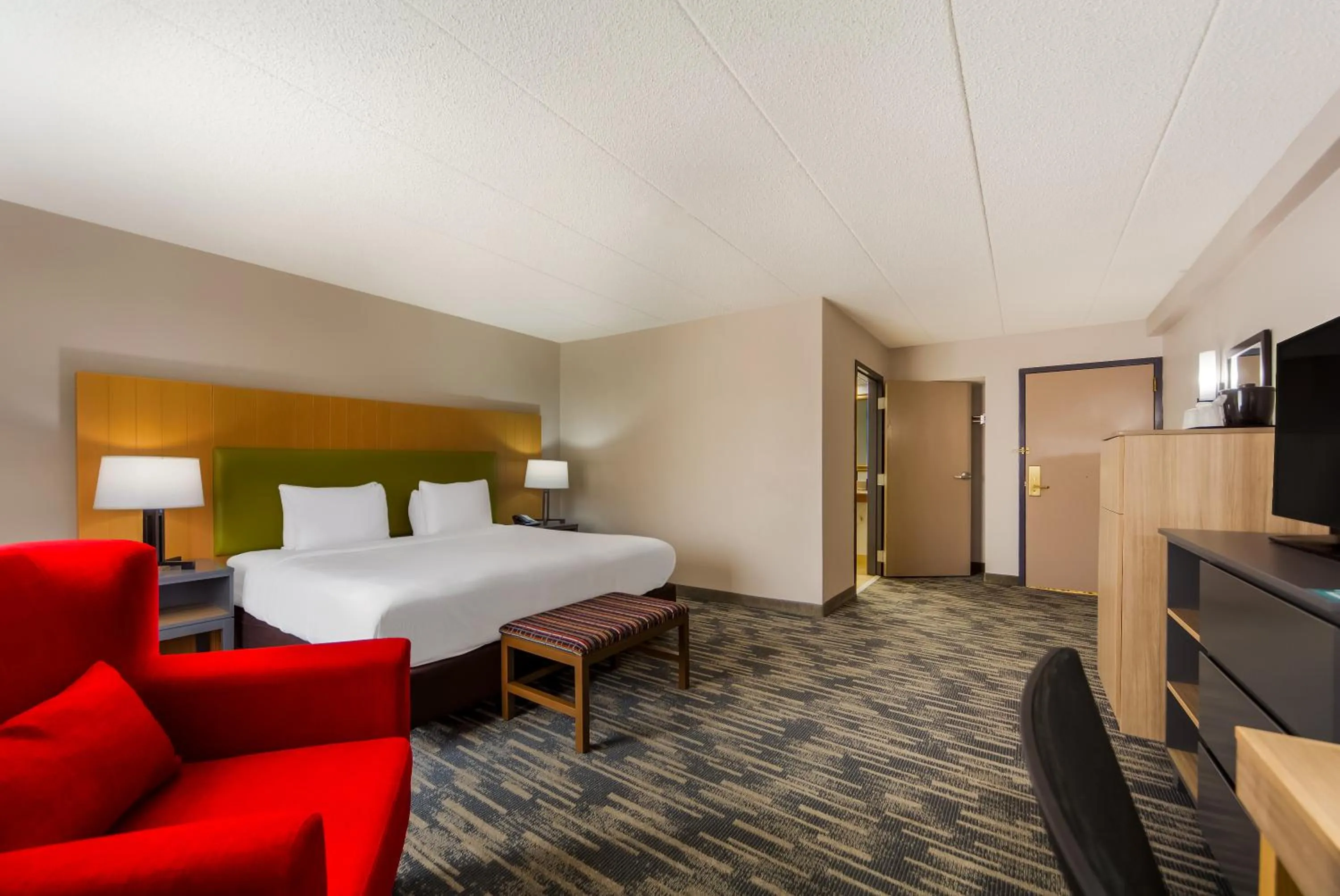 Bed in Wingate by Wyndham Lincoln Airport East I-80