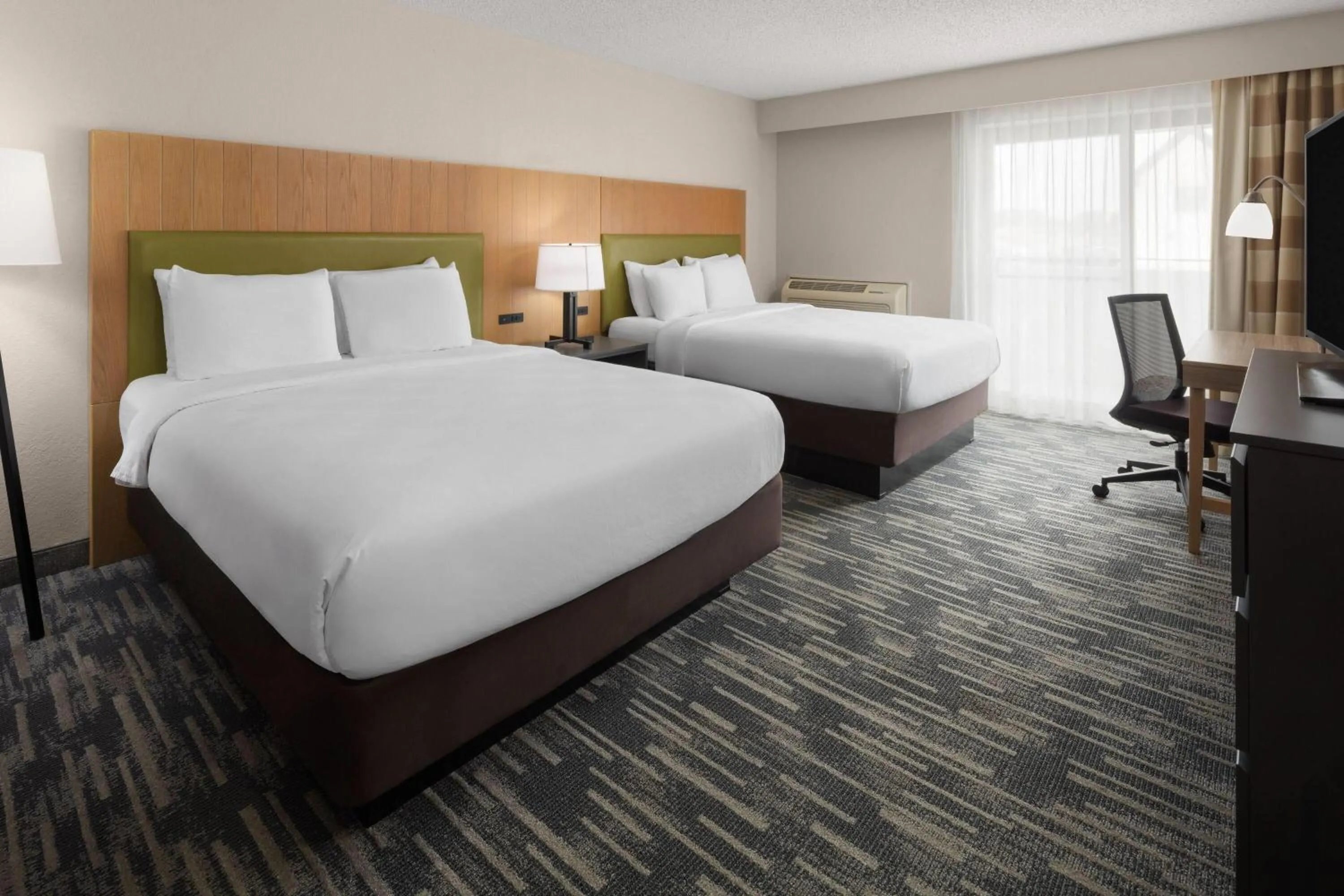 Photo of the whole room, Bed in Wingate by Wyndham Lincoln Airport East I-80