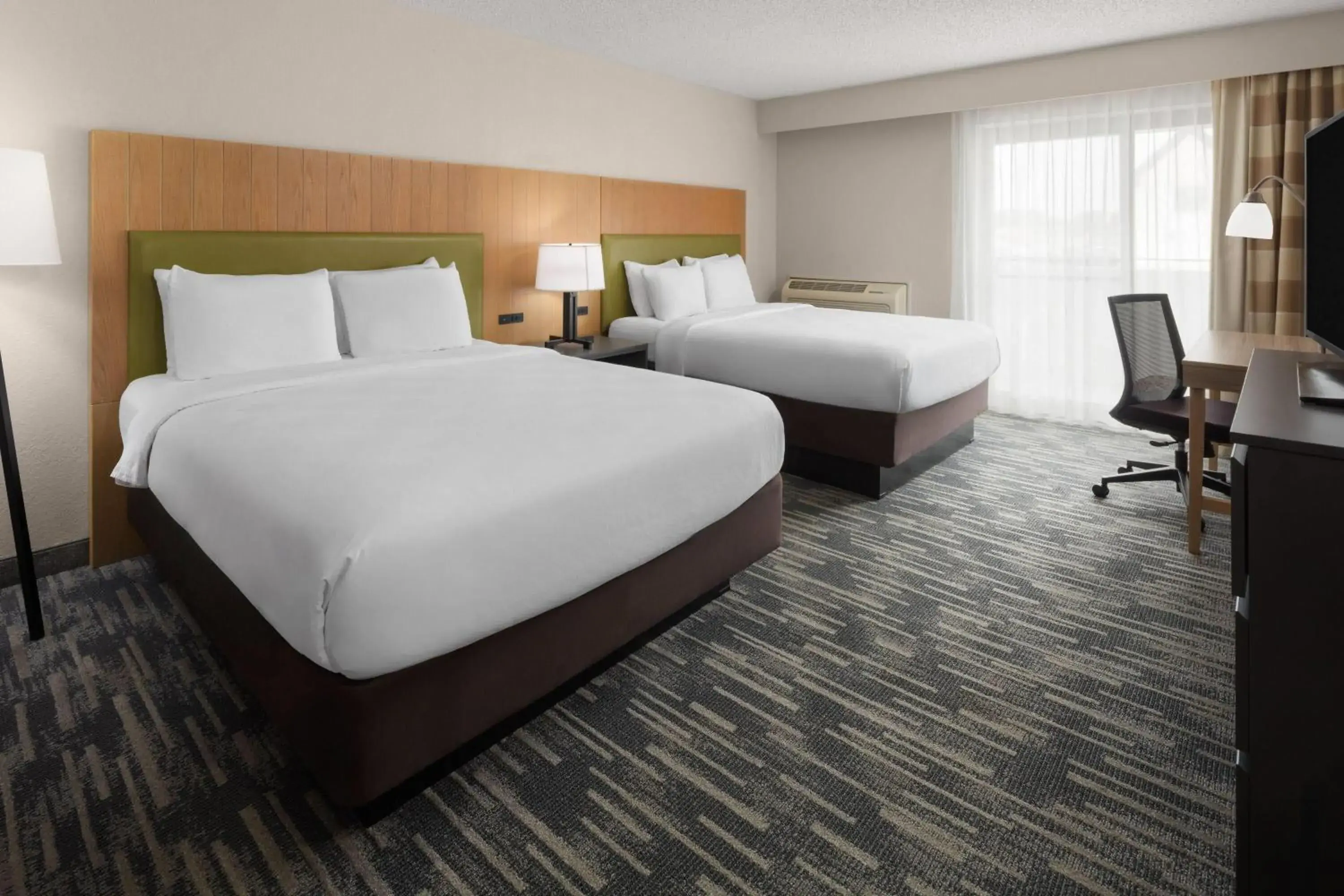 Photo of the whole room, Bed in Wingate by Wyndham Lincoln Airport East I-80 Photo of the whole room, Bed in Wingate by Wyndham Lincoln Airport East I-80