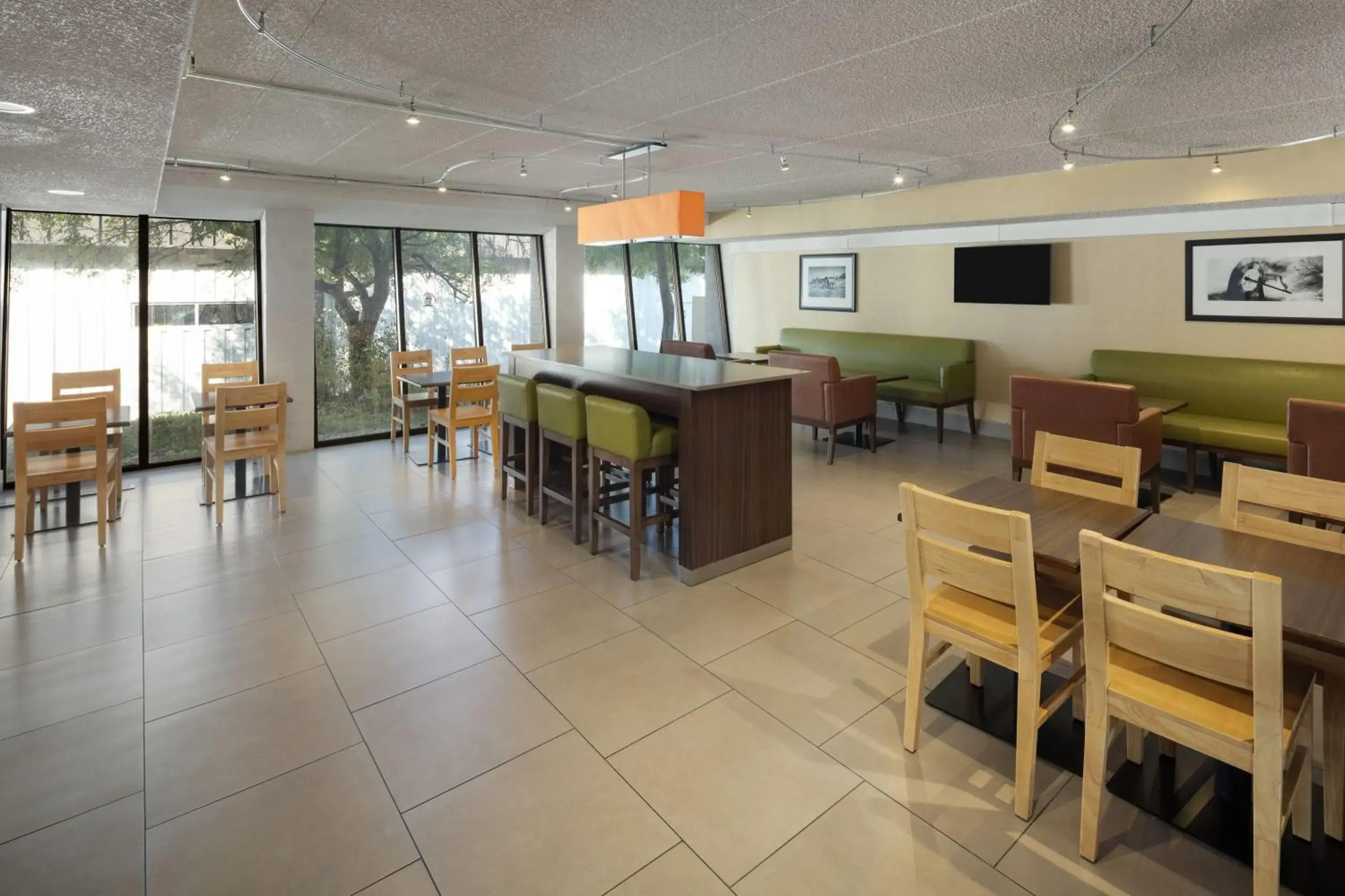 Breakfast in Wingate by Wyndham Lincoln Airport East I-80 Breakfast in Wingate by Wyndham Lincoln Airport East I-80