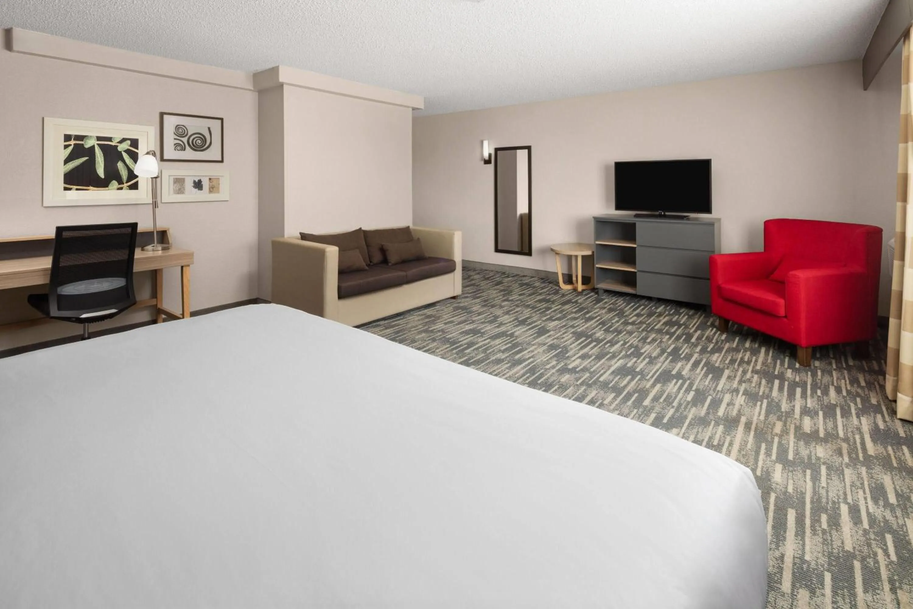 Photo of the whole room, Bed in Wingate by Wyndham Lincoln Airport East I-80
